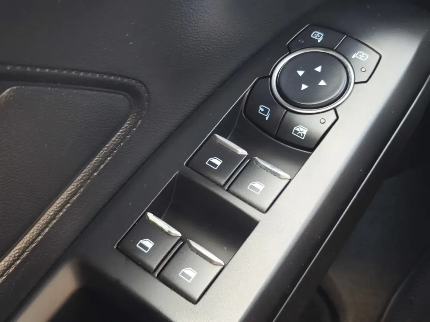 Cumpara/ Vinde online Ford Focus 2020 SH, la cel mai bun pret pentru tine!