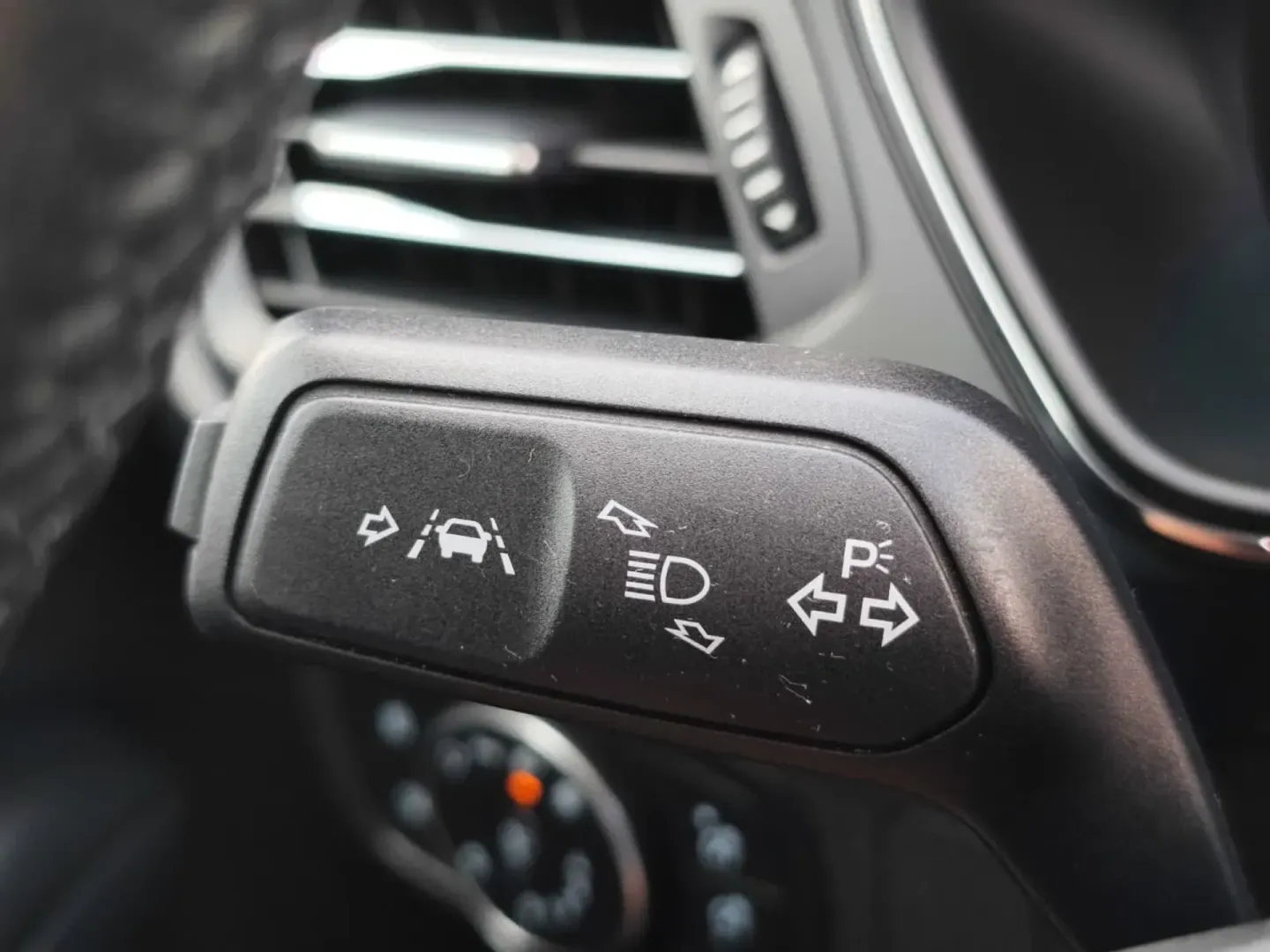 Cumpara/ Vinde online Ford Focus 2020 SH, la cel mai bun pret pentru tine!