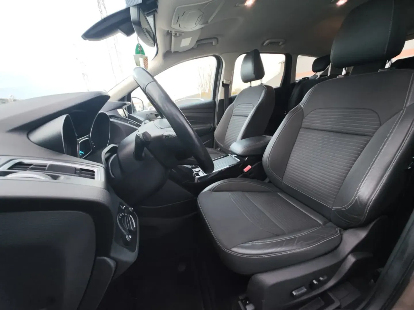 Cumpara/ Vinde online Ford Kuga 2019 SH, la cel mai bun pret pentru tine!