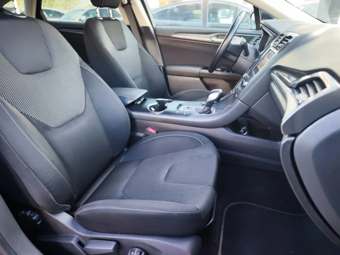 Cumpara/ Vinde online Ford Mondeo 2022 SH, la cel mai bun pret pentru tine!