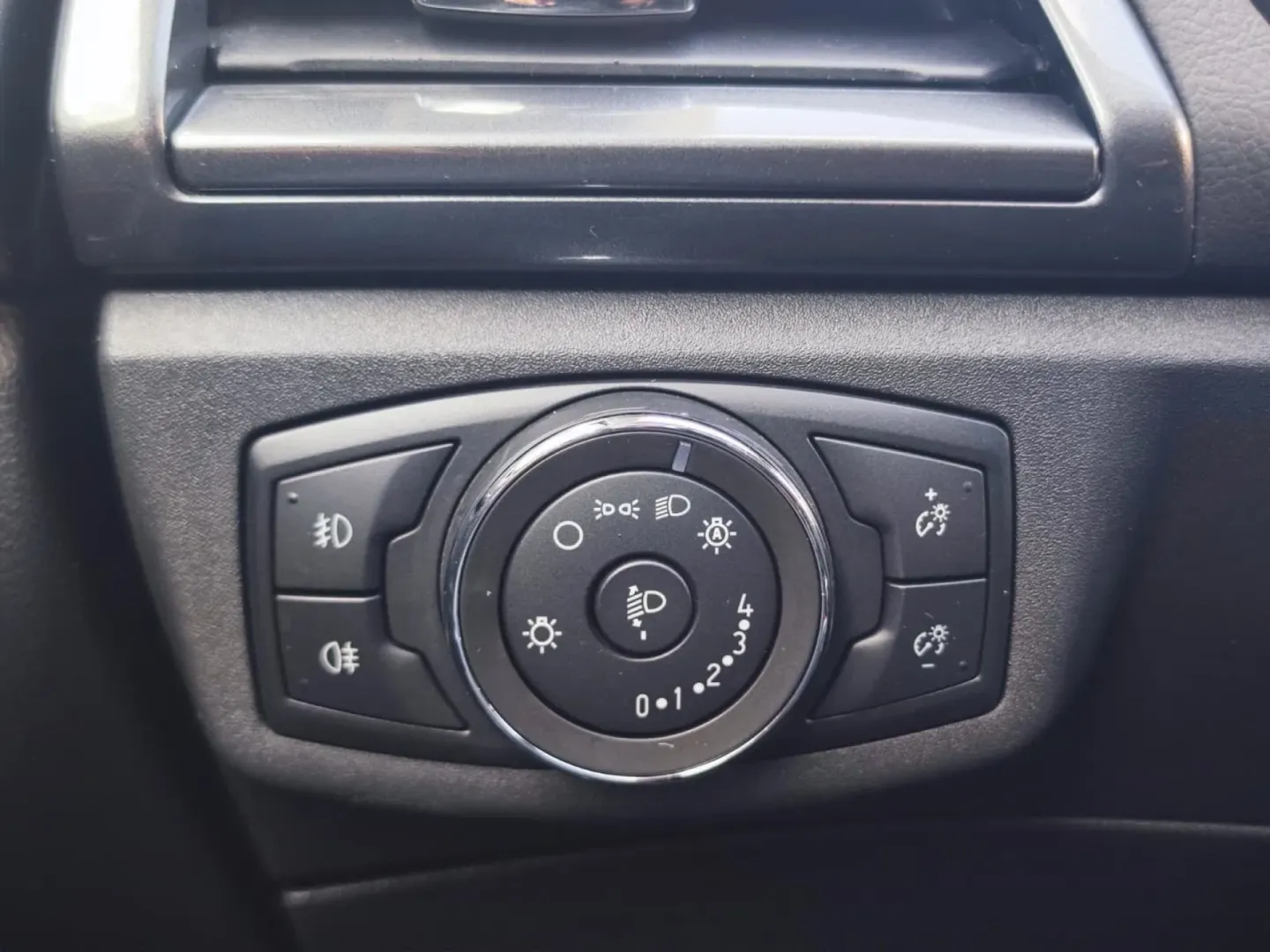 Cumpara/ Vinde online Ford Mondeo 2022 SH, la cel mai bun pret pentru tine!