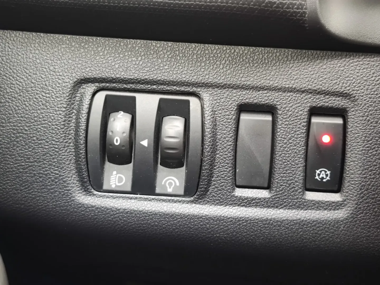Cumpara/ Vinde online Renault  Clio 2020 SH, la cel mai bun pret pentru tine!