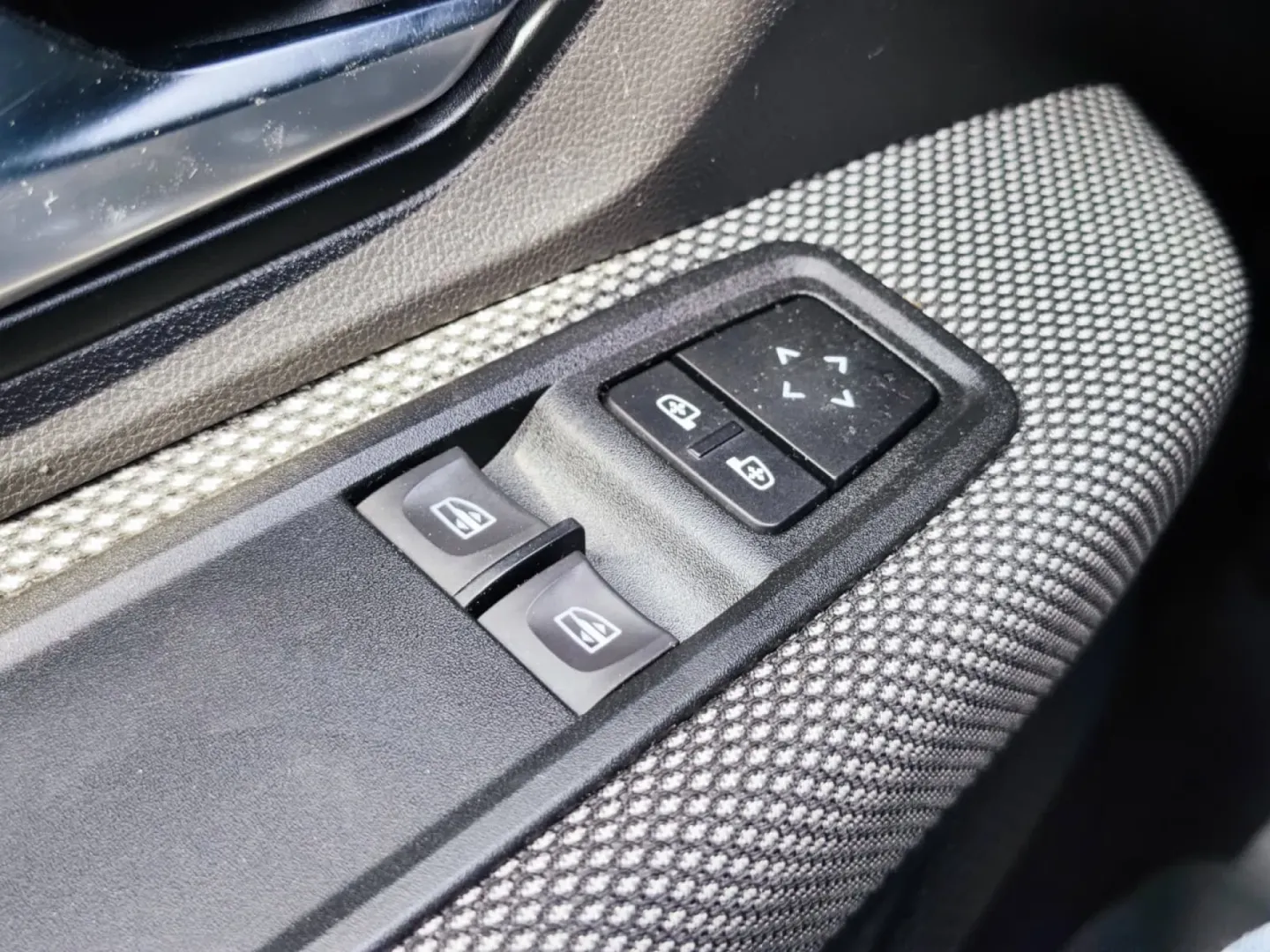 Cumpara/ Vinde online Dacia Logan 2022 SH, la cel mai bun pret pentru tine!