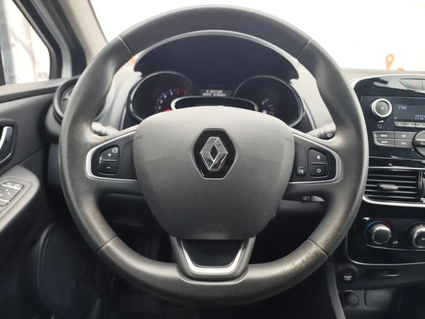 Cumpara/ Vinde online Renault  Clio 2020 SH, la cel mai bun pret pentru tine!