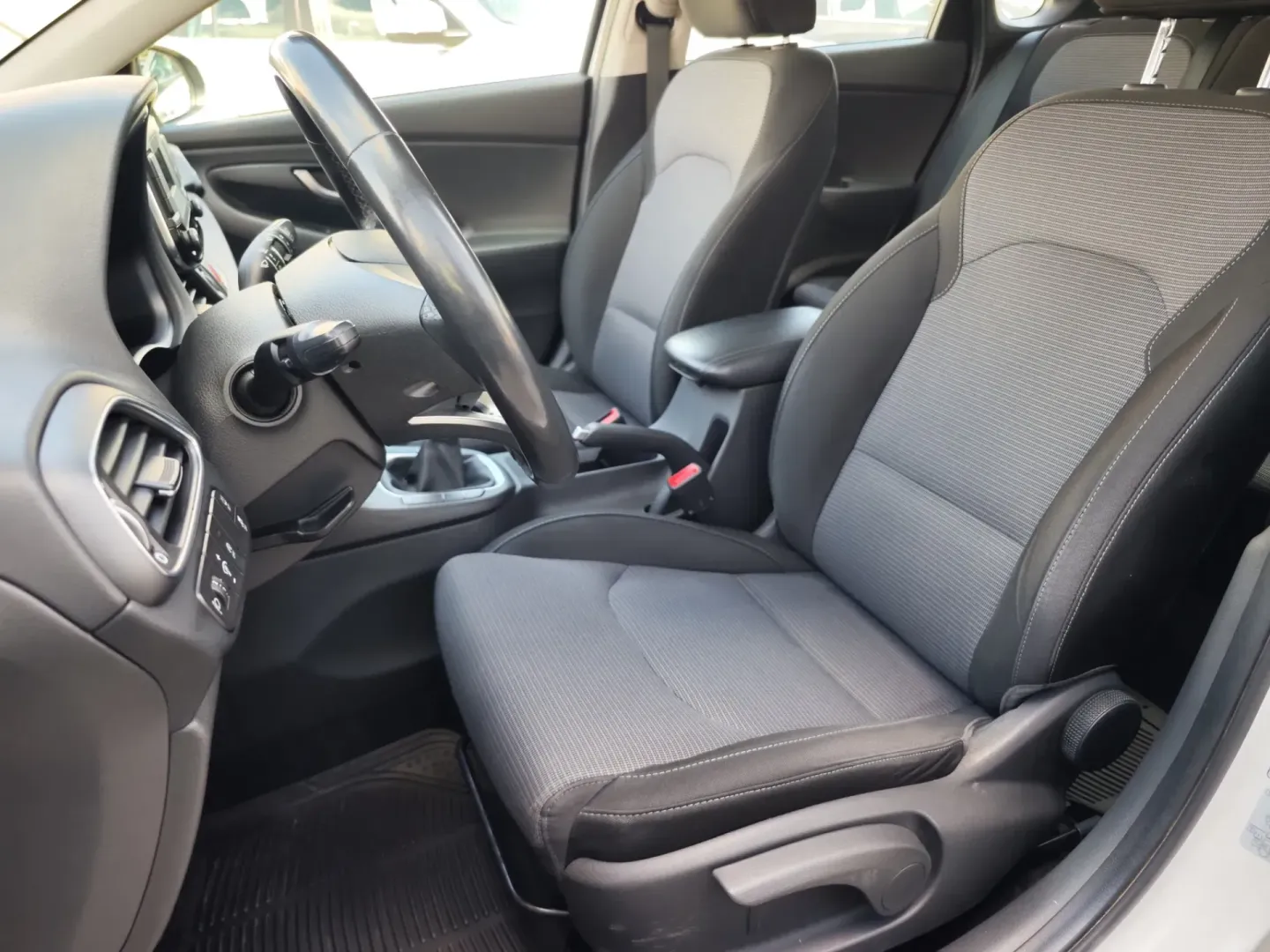 Cumpara/ Vinde online Hyundai i30 2021 SH, la cel mai bun pret pentru tine!