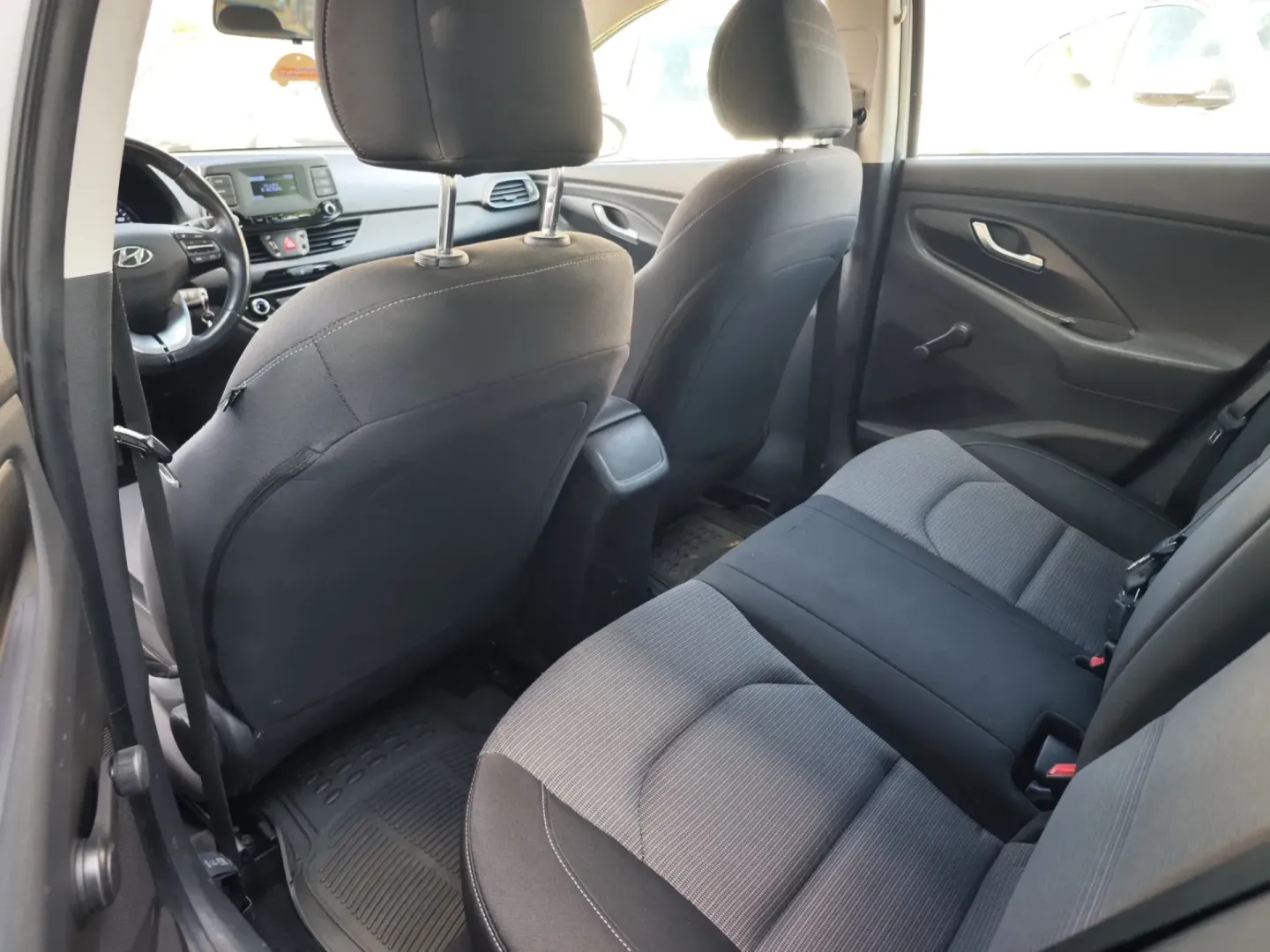 Cumpara/ Vinde online Hyundai i30 2021 SH, la cel mai bun pret pentru tine!