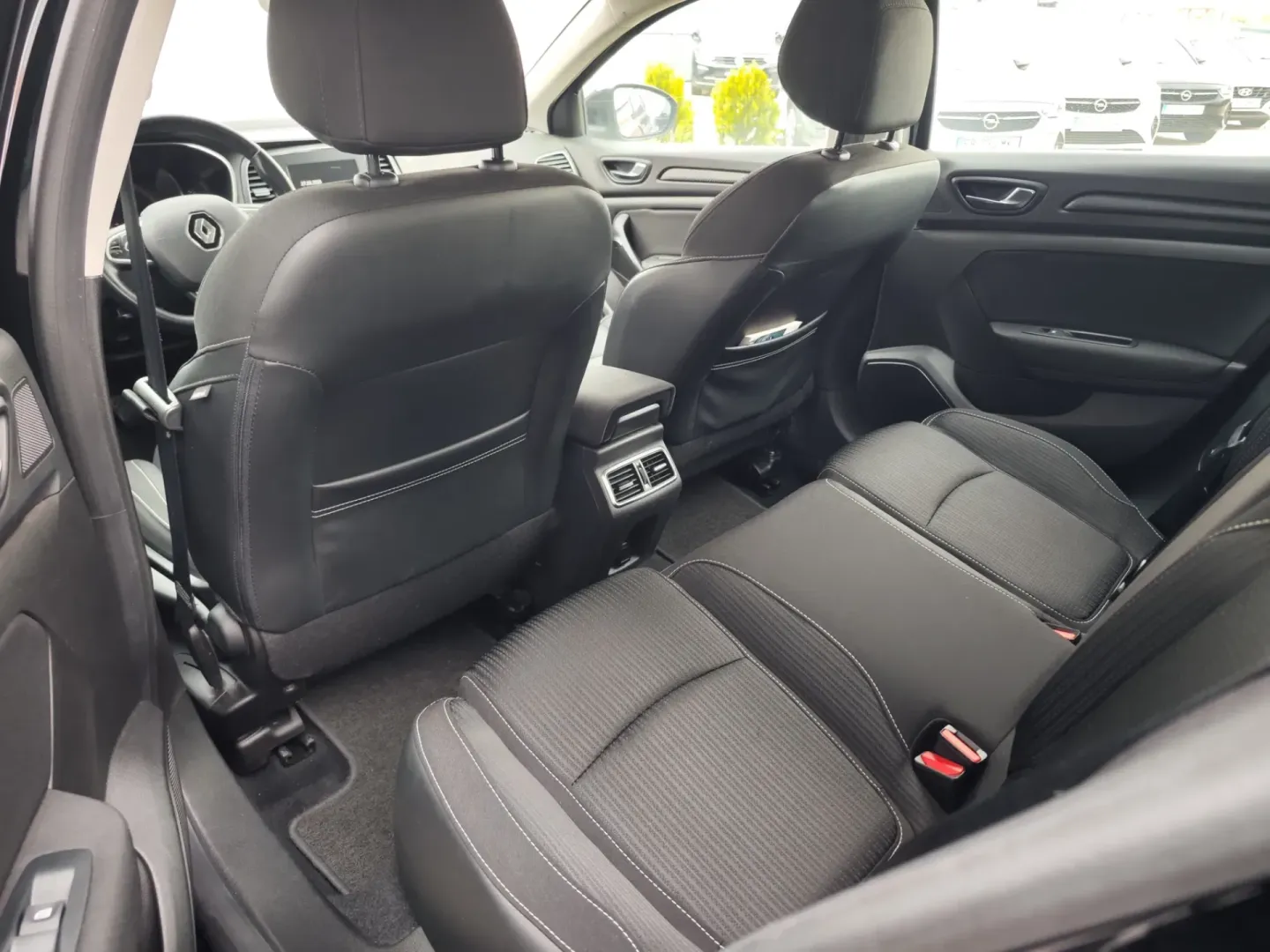 Cumpara/ Vinde online Renault  Megane 2019 SH, la cel mai bun pret pentru tine!