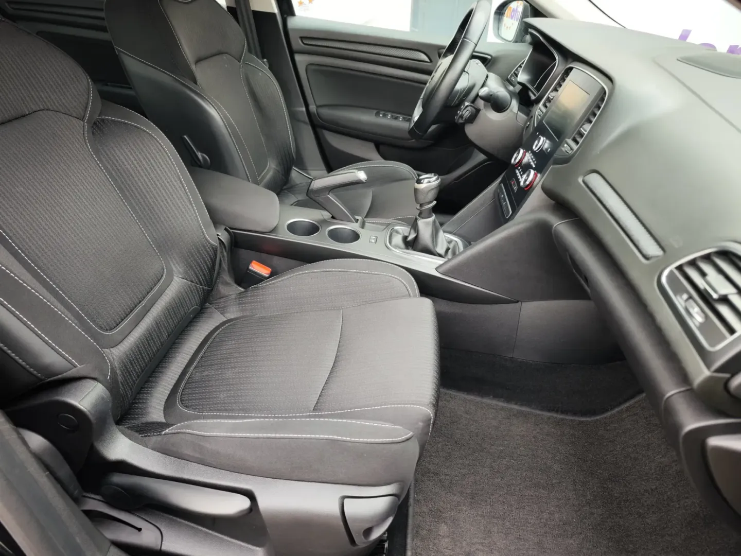 Cumpara/ Vinde online Renault  Megane 2019 SH, la cel mai bun pret pentru tine!