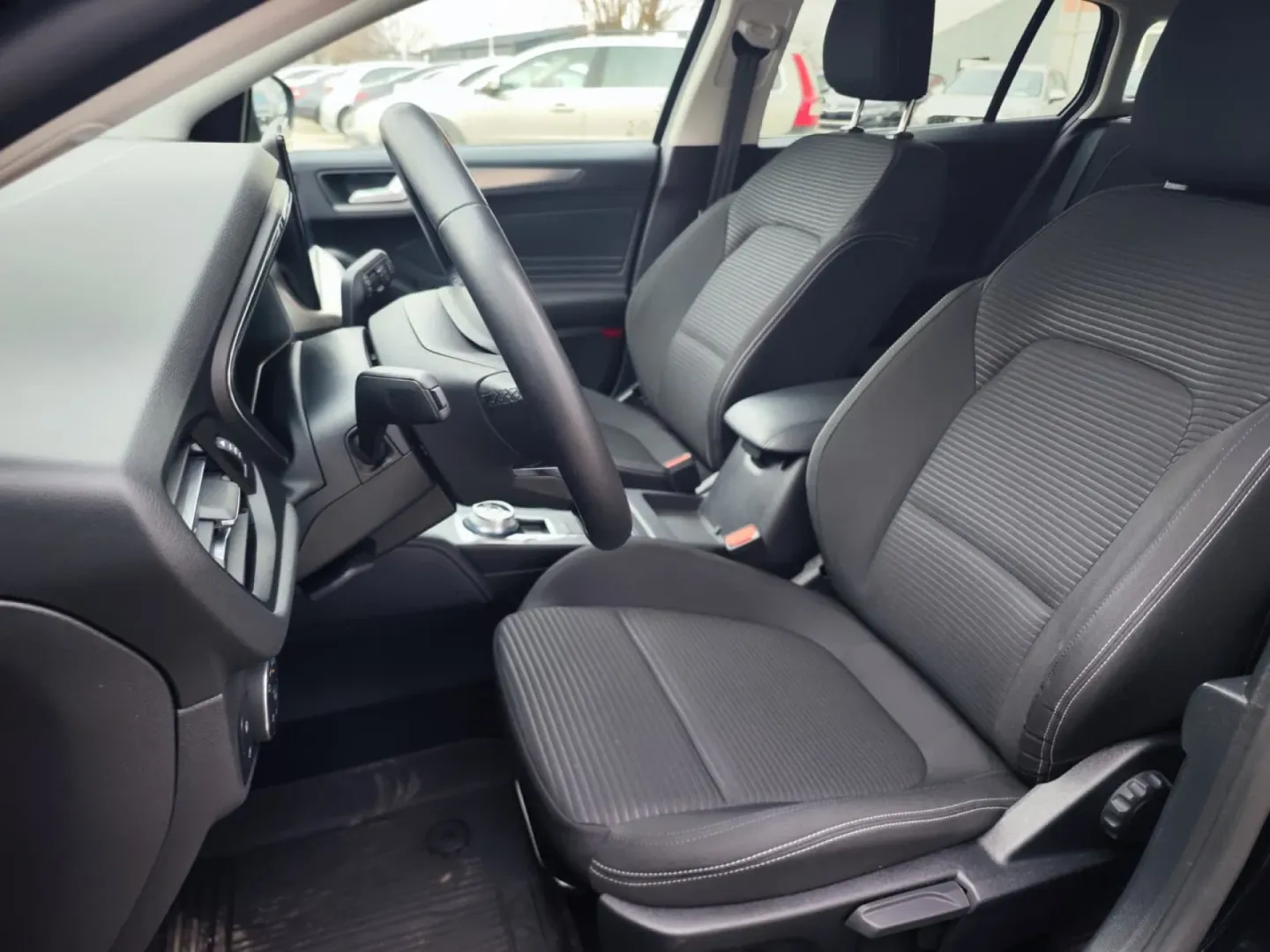 Cumpara/ Vinde online Ford Focus 2024 SH, la cel mai bun pret pentru tine!