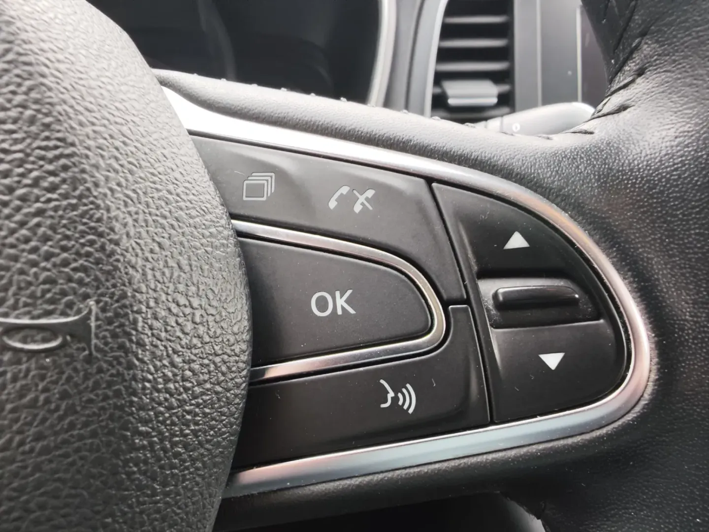 Cumpara/ Vinde online Renault  Megane 2019 SH, la cel mai bun pret pentru tine!