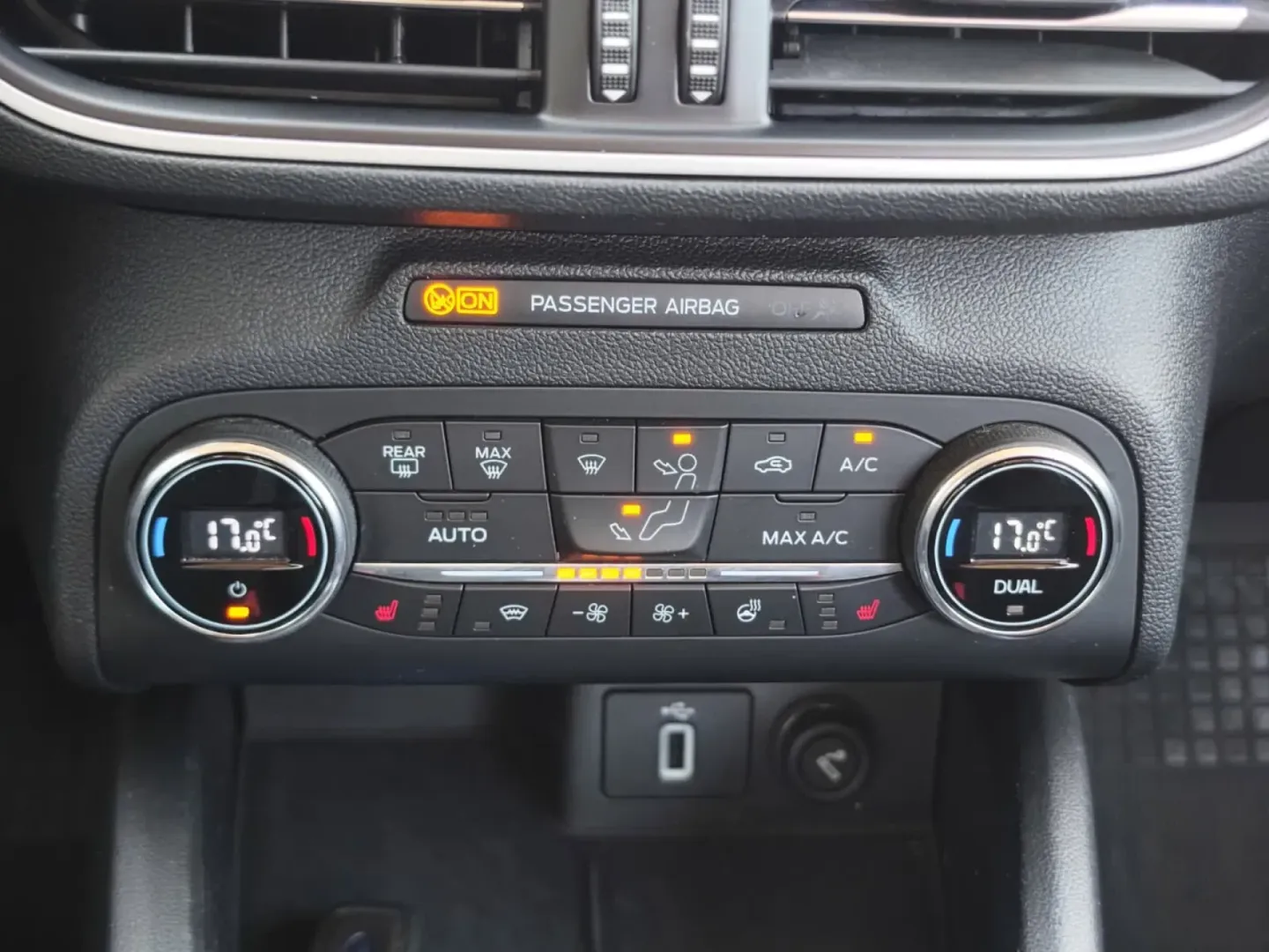 Cumpara/ Vinde online Ford Focus 2019 SH, la cel mai bun pret pentru tine!