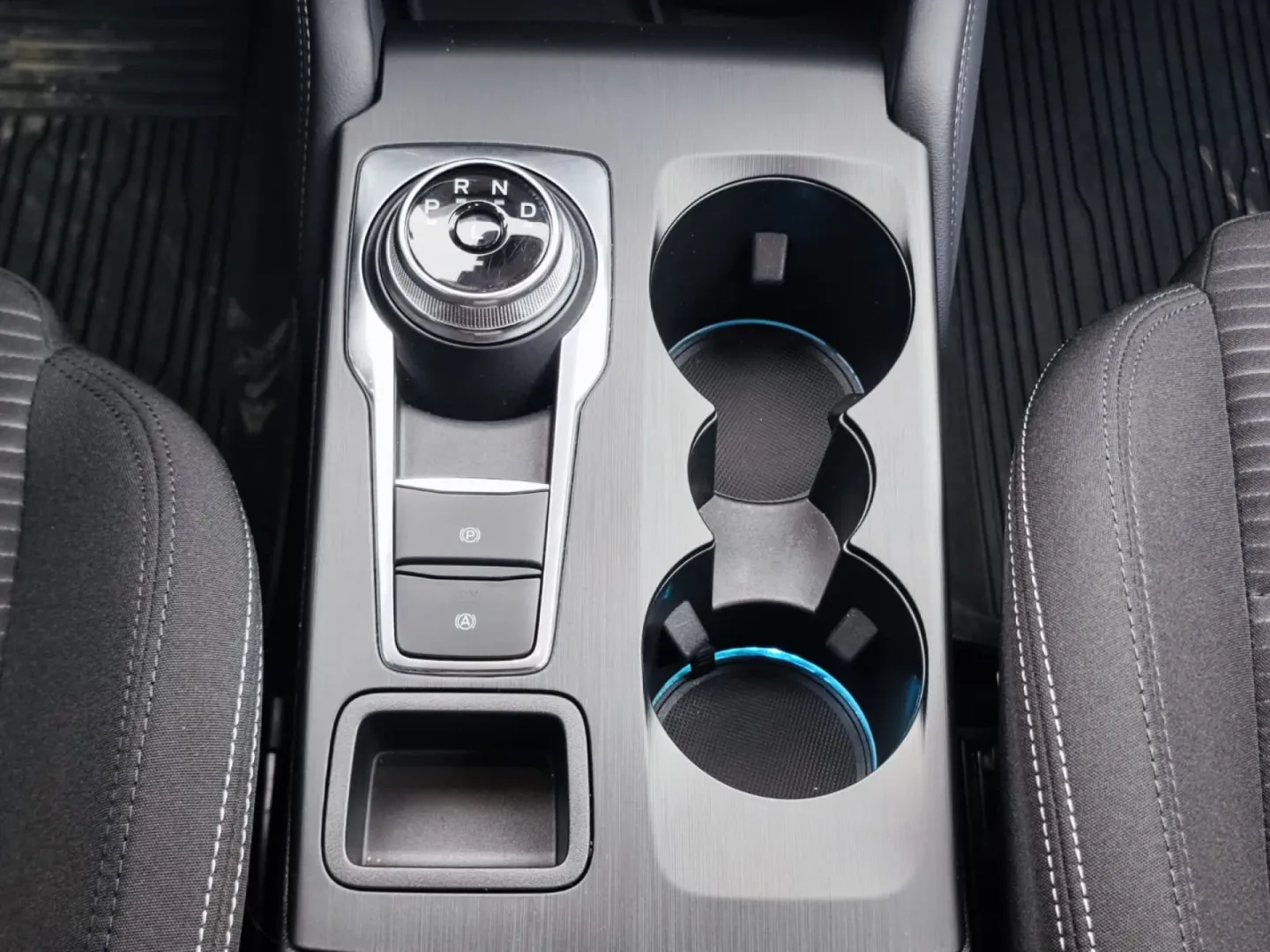 Cumpara/ Vinde online Ford Focus 2024 SH, la cel mai bun pret pentru tine!