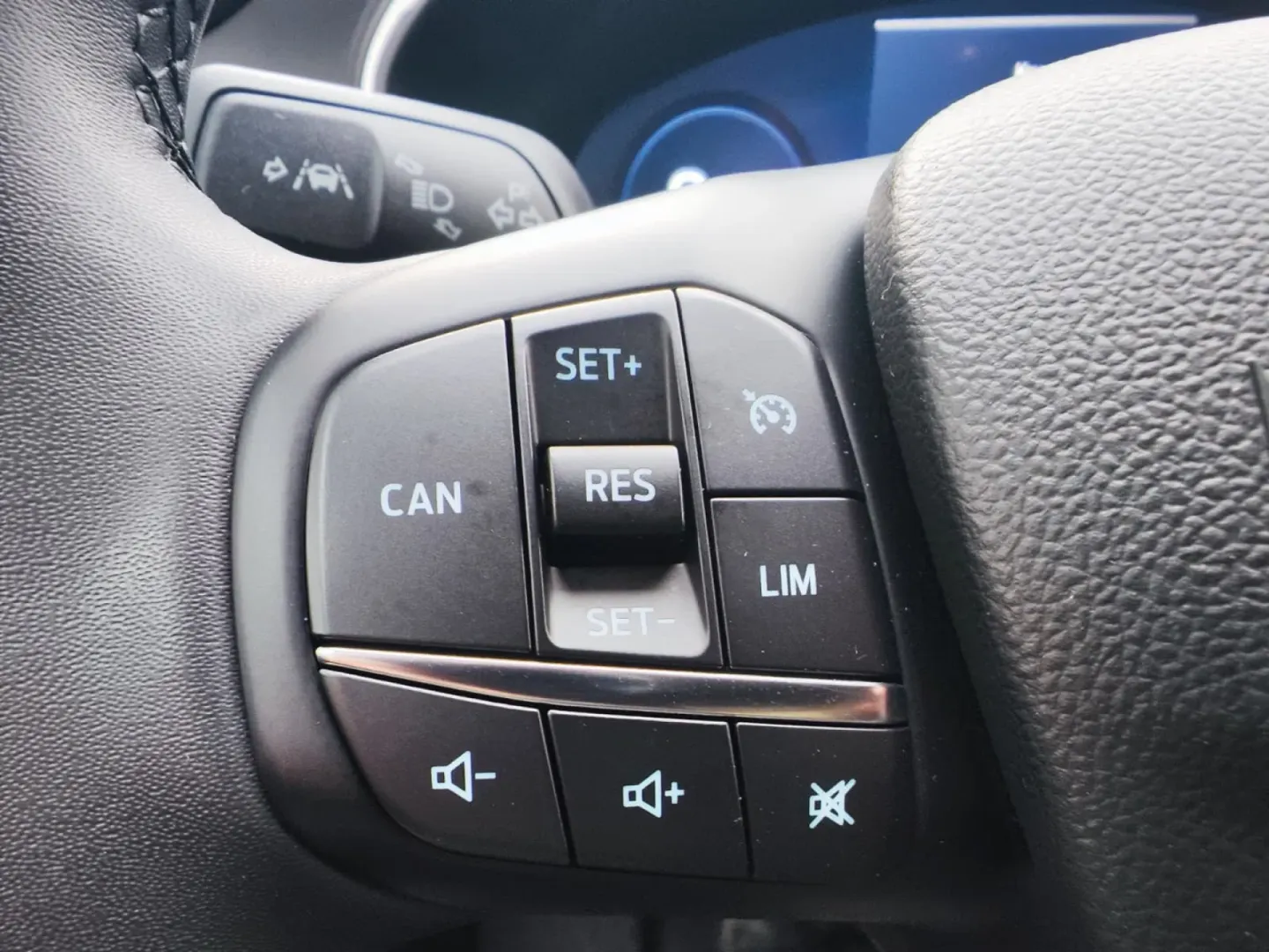 Cumpara/ Vinde online Ford Focus 2024 SH, la cel mai bun pret pentru tine!