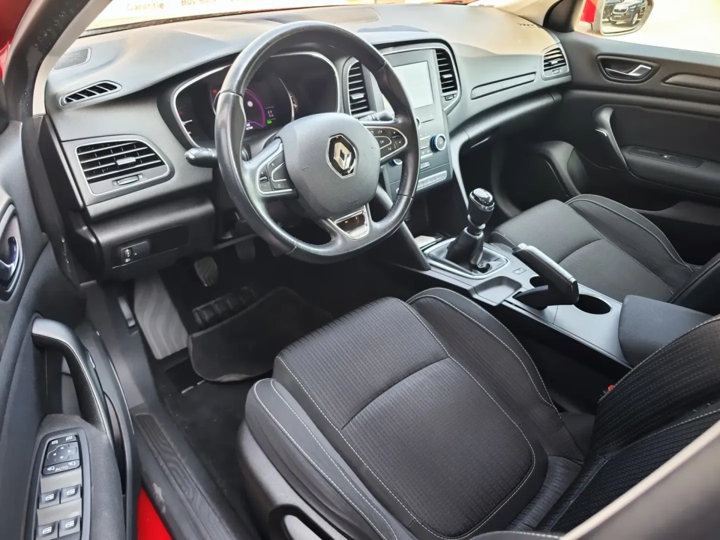 Cumpara/ Vinde online Renault  Megane 2019 SH, la cel mai bun pret pentru tine!