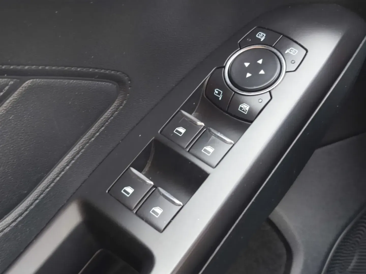 Cumpara/ Vinde online Ford Focus 2019 SH, la cel mai bun pret pentru tine!