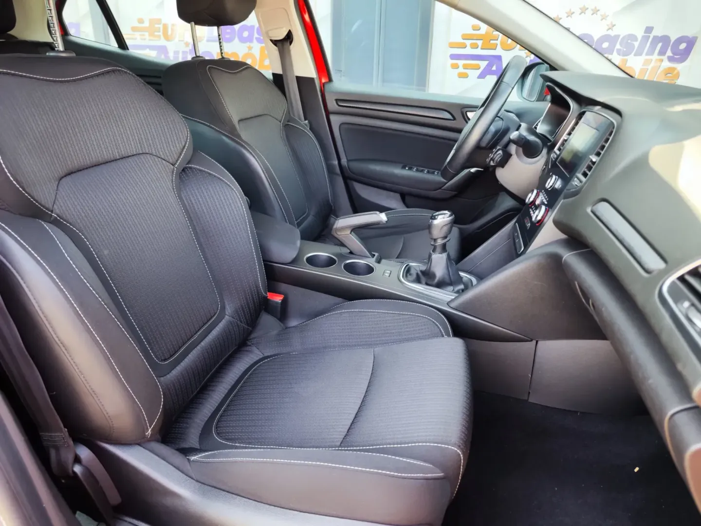 Cumpara/ Vinde online Renault  Megane 2019 SH, la cel mai bun pret pentru tine!