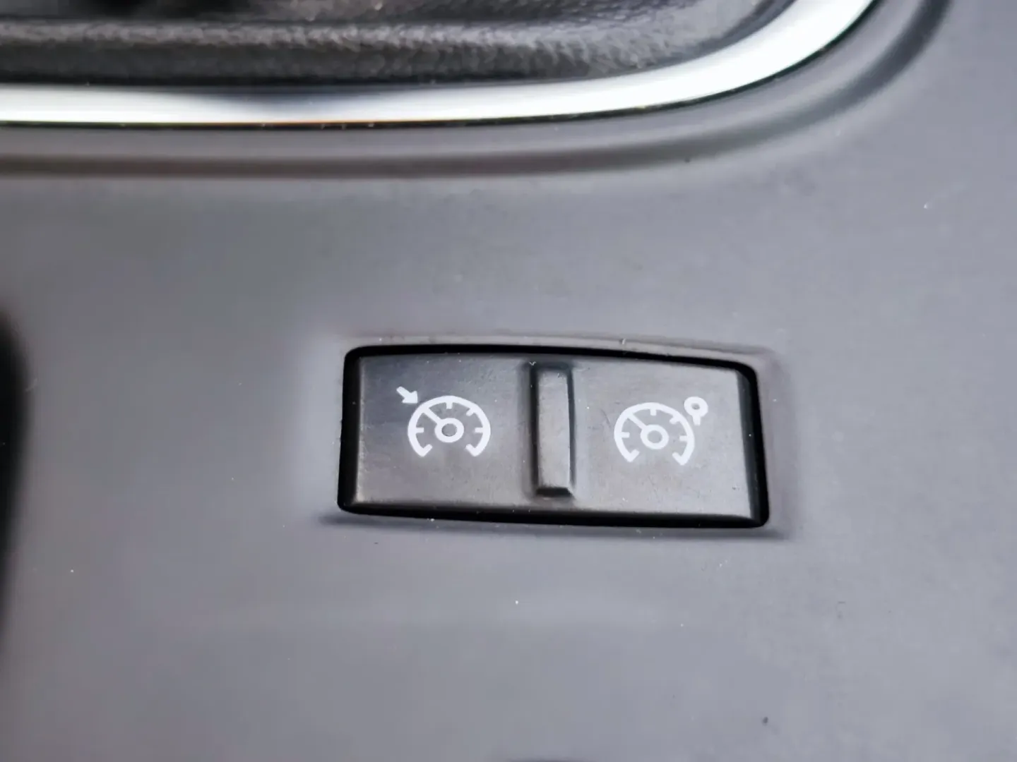 Cumpara/ Vinde online Renault  Megane 2019 SH, la cel mai bun pret pentru tine!