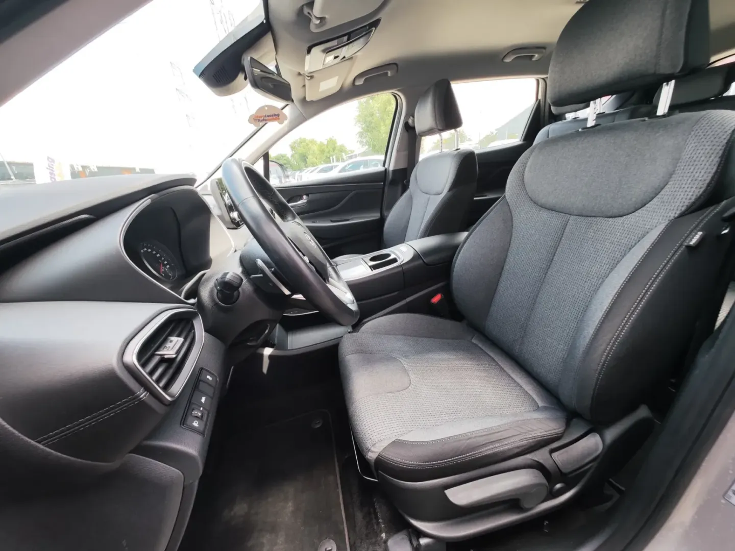 Cumpara/ Vinde online Hyundai Santa Fe 2022 SH, la cel mai bun pret pentru tine!