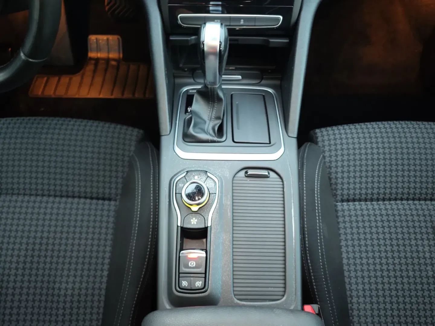 Cumpara/ Vinde online Renault  Talisman 2018 SH, la cel mai bun pret pentru tine!