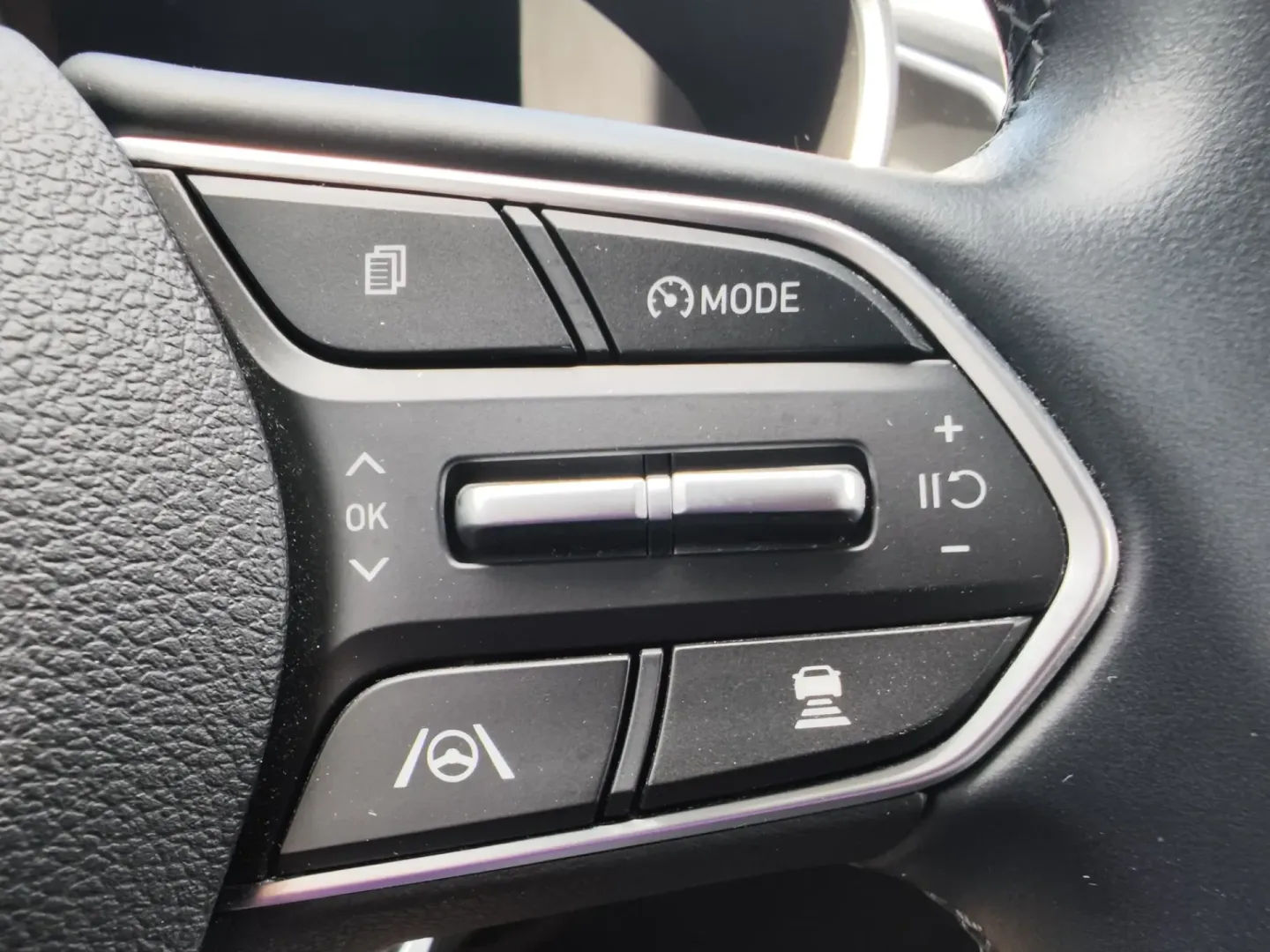 Cumpara/ Vinde online Hyundai Santa Fe 2022 SH, la cel mai bun pret pentru tine!