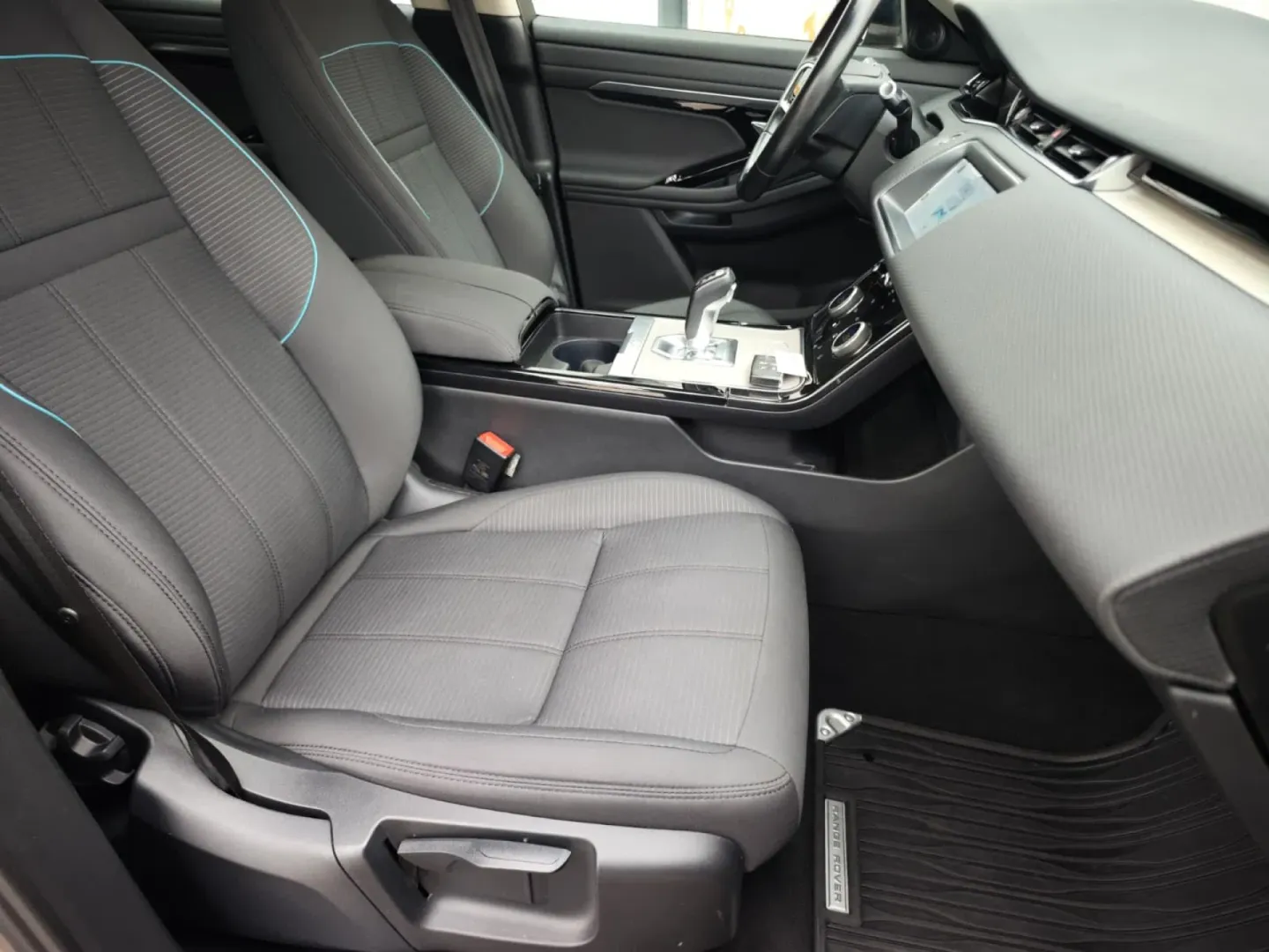 Cumpara/ Vinde online Land Rover Range Rover Evoque 2021 SH, la cel mai bun pret pentru tine!