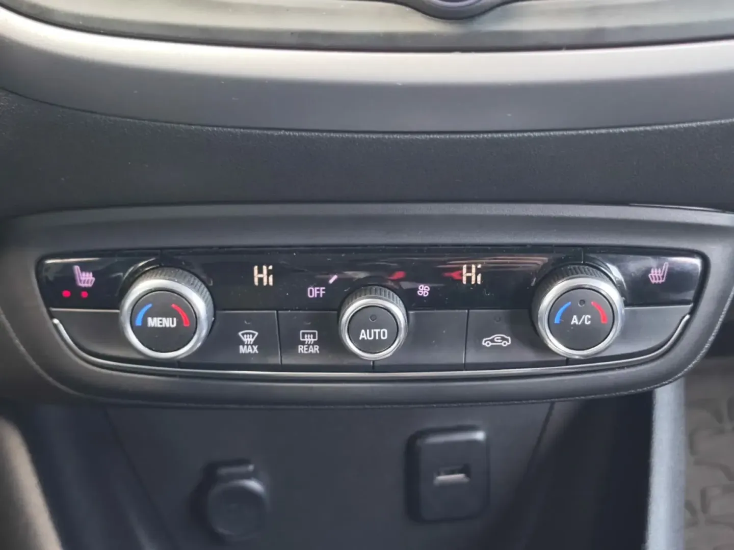 Cumpara/ Vinde online Opel Crossland X 2023 SH, la cel mai bun pret pentru tine!