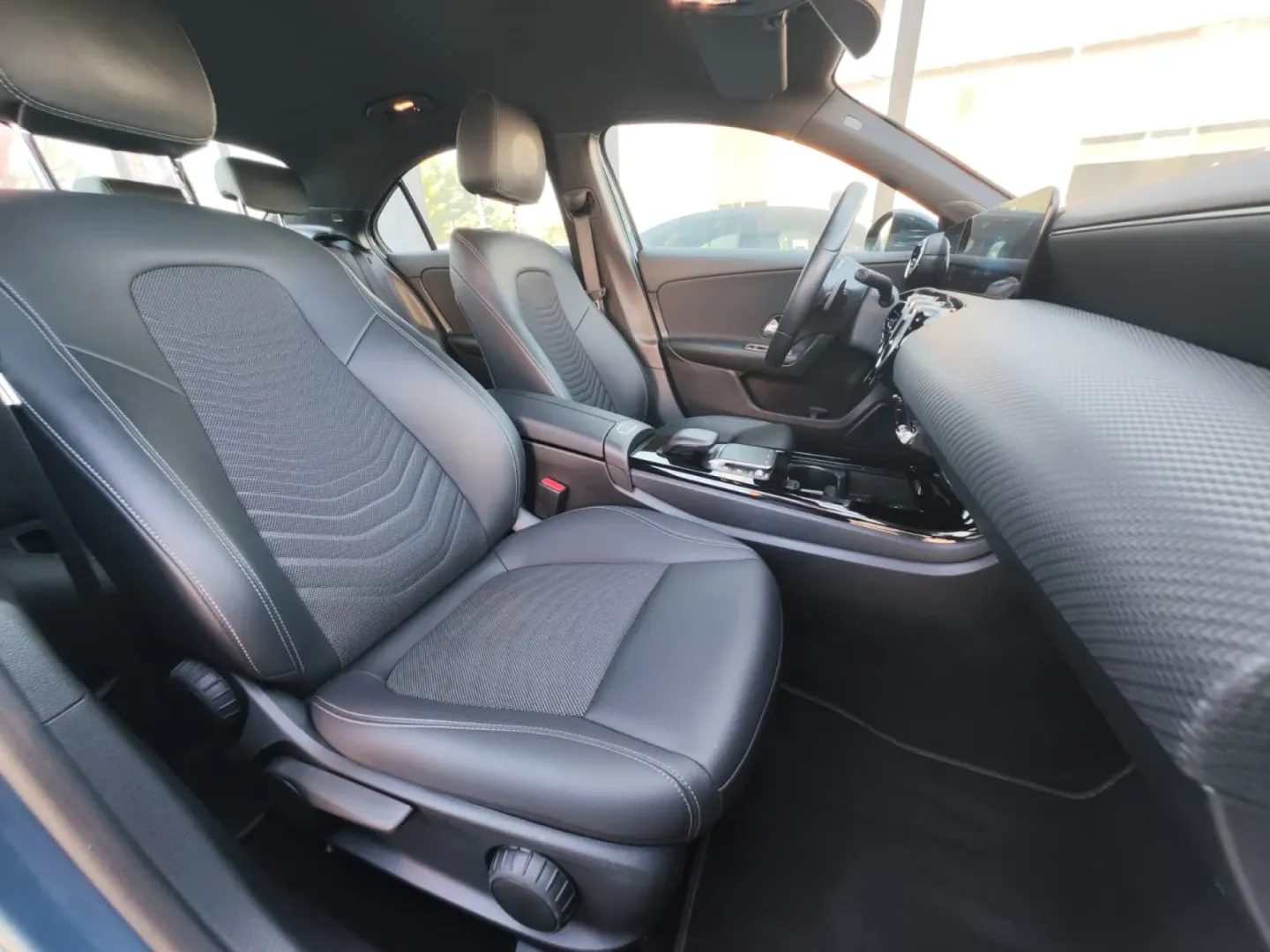 Cumpara/ Vinde online Mercedes-Benz 250 2022 SH, la cel mai bun pret pentru tine!