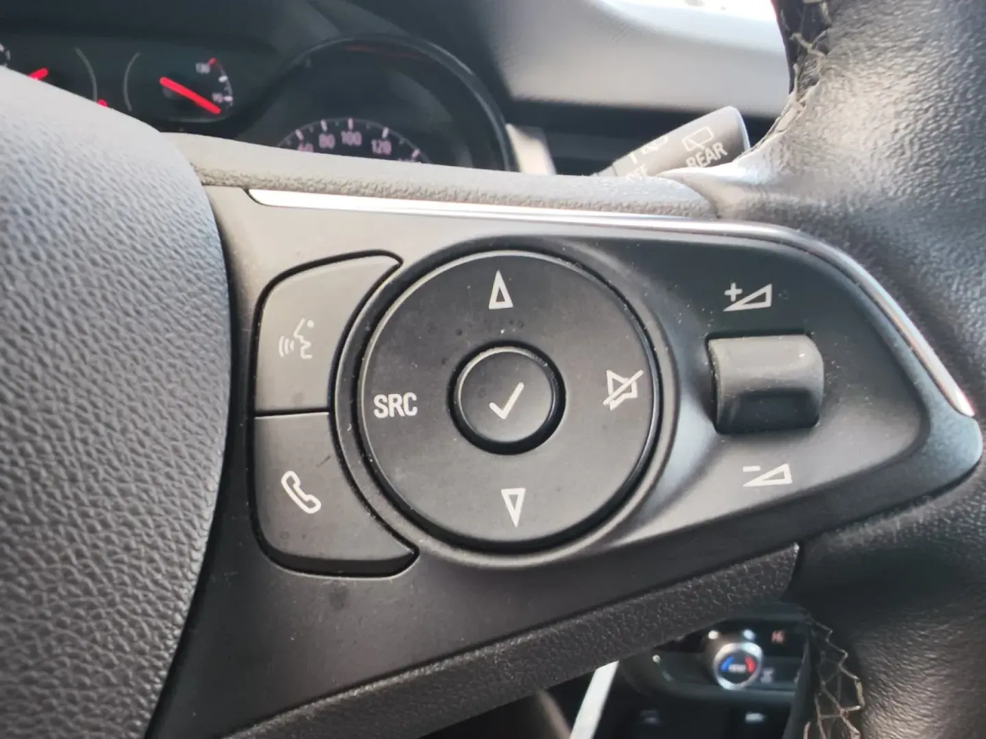 Cumpara/ Vinde online Opel Crossland X 2023 SH, la cel mai bun pret pentru tine!