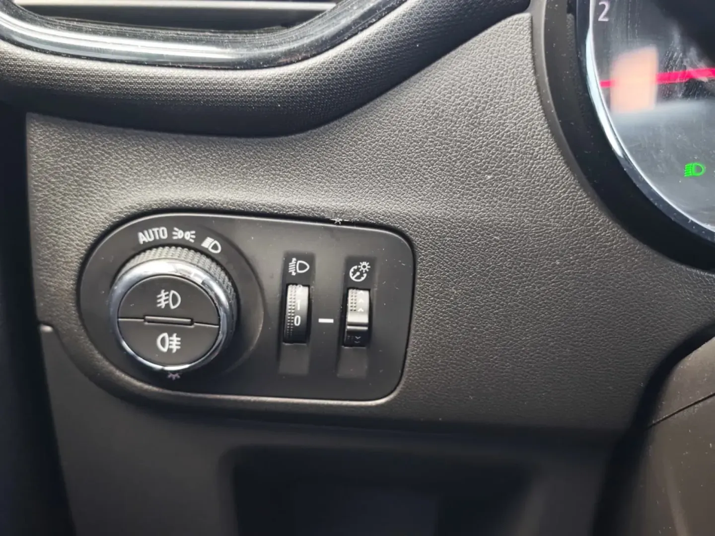 Cumpara/ Vinde online Opel Crossland X 2023 SH, la cel mai bun pret pentru tine!