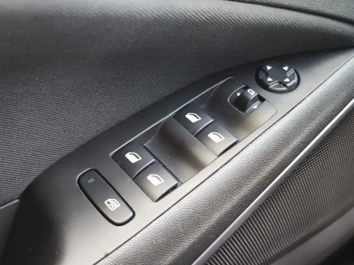 Cumpara/ Vinde online Opel Crossland X 2023 SH, la cel mai bun pret pentru tine!