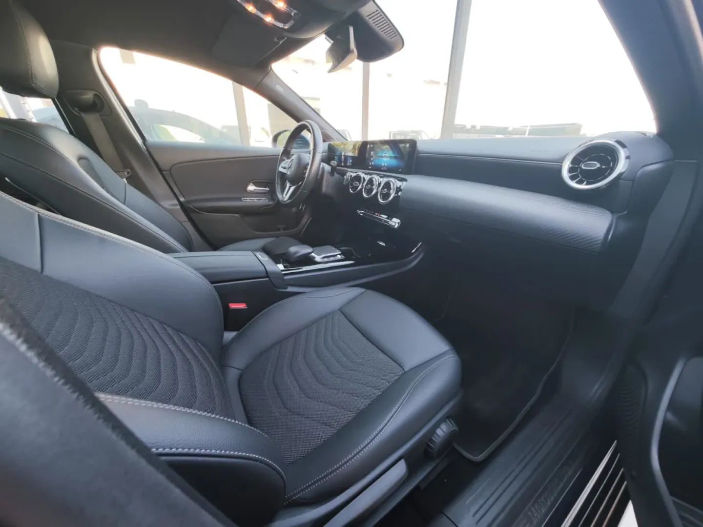Cumpara/ Vinde online Mercedes-Benz 250 2022 SH, la cel mai bun pret pentru tine!