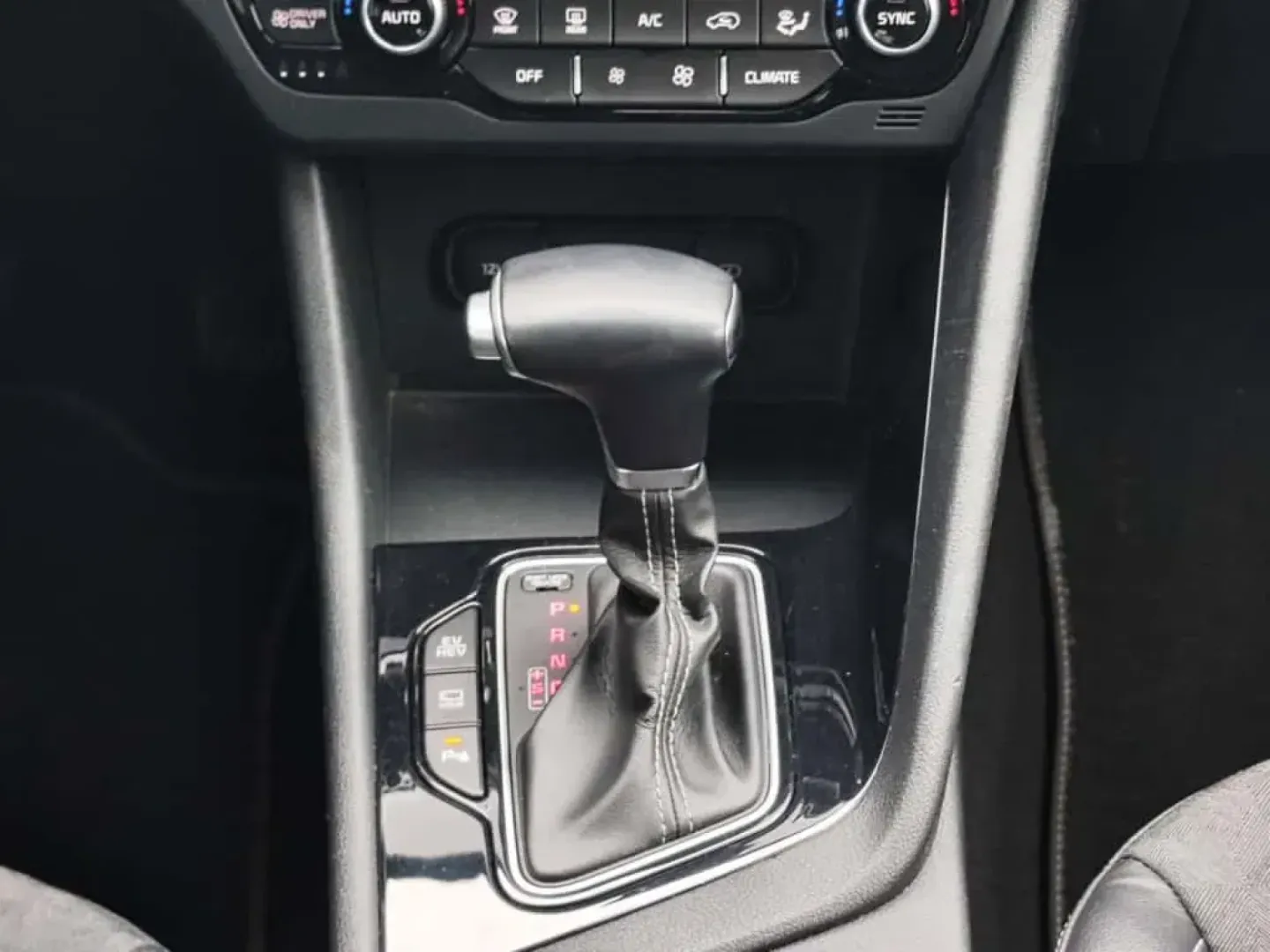 Cumpara/ Vinde online Kia Niro 2021 SH, la cel mai bun pret pentru tine!