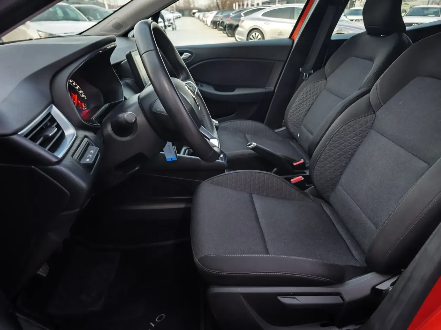 Cumpara/ Vinde online Renault  Clio 2023 SH, la cel mai bun pret pentru tine!