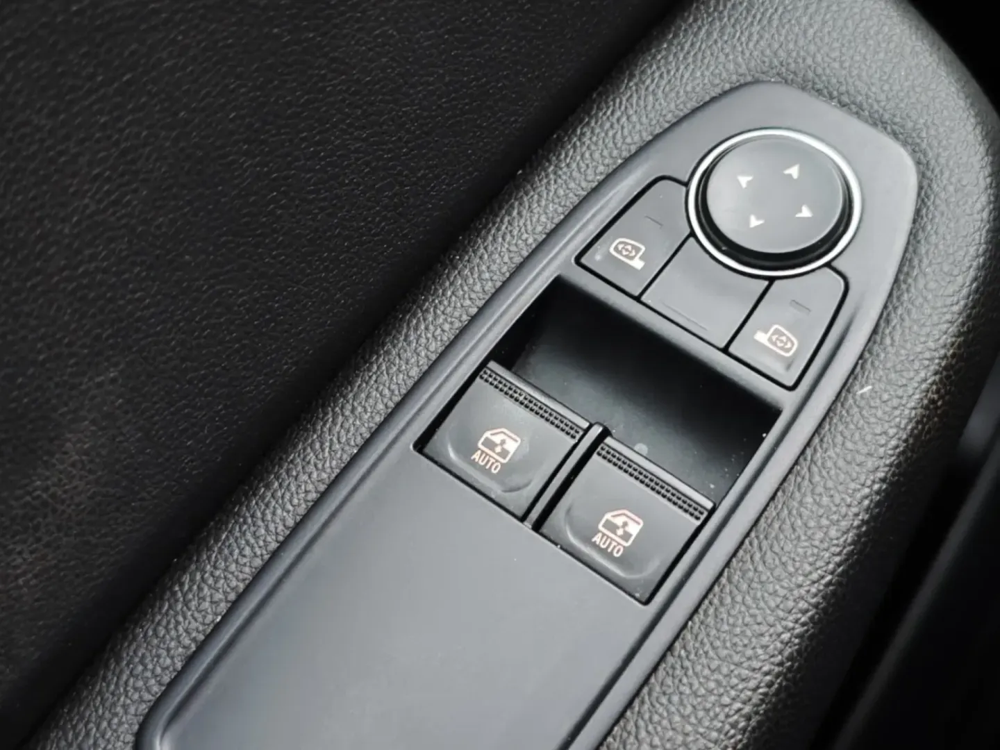 Cumpara/ Vinde online Renault  Clio 2023 SH, la cel mai bun pret pentru tine!