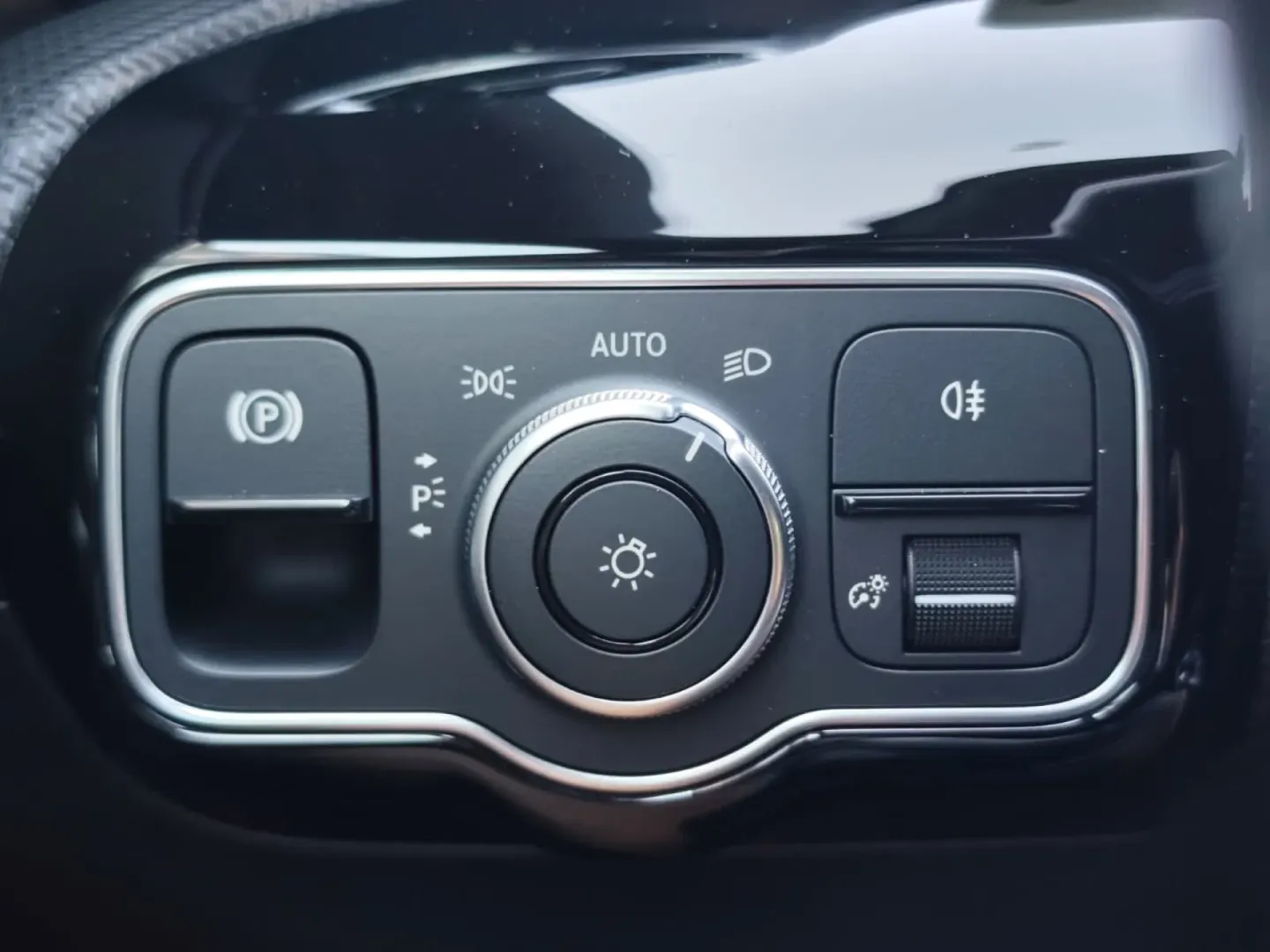 Cumpara/ Vinde online Mercedes-Benz 250 2022 SH, la cel mai bun pret pentru tine!
