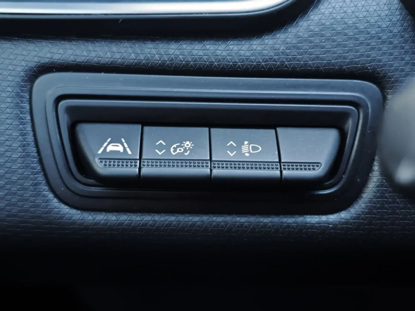 Cumpara/ Vinde online Renault  Clio 2023 SH, la cel mai bun pret pentru tine!