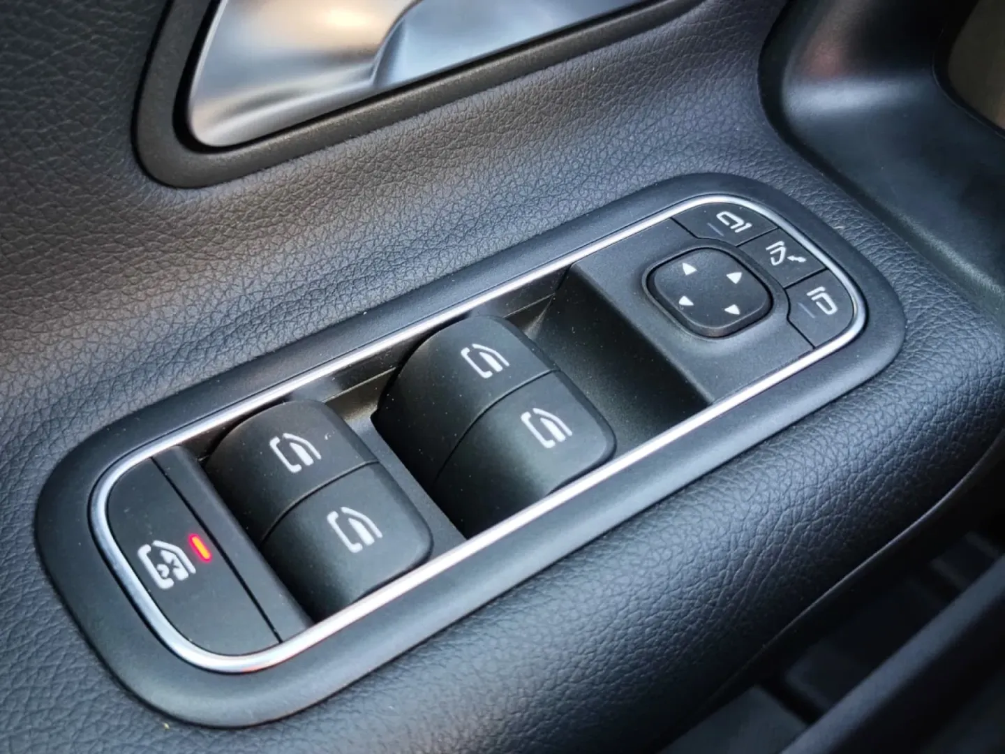 Cumpara/ Vinde online Mercedes-Benz 250 2022 SH, la cel mai bun pret pentru tine!