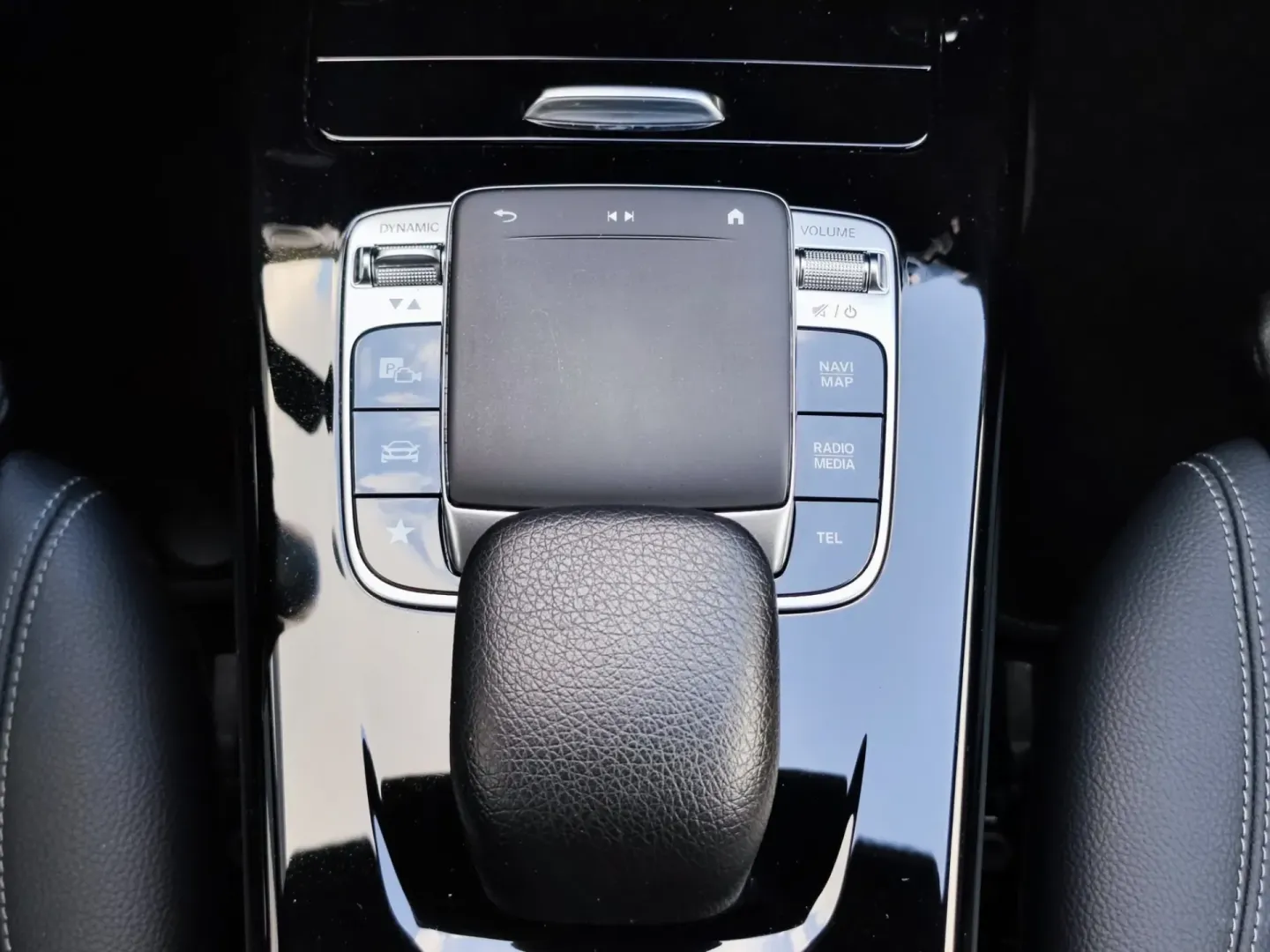 Cumpara/ Vinde online Mercedes-Benz A 180 2020 SH, la cel mai bun pret pentru tine!