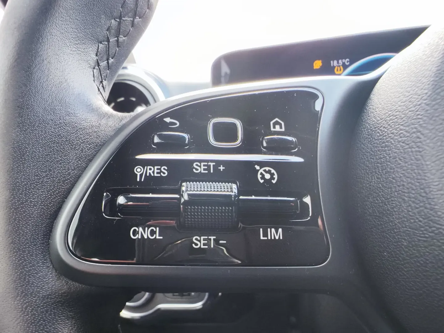 Cumpara/ Vinde online Mercedes-Benz A 180 2020 SH, la cel mai bun pret pentru tine!
