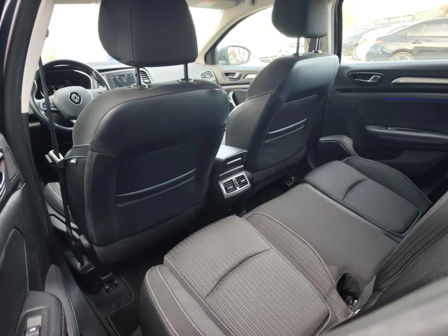 Cumpara/ Vinde online Renault  Megane 2019 SH, la cel mai bun pret pentru tine!