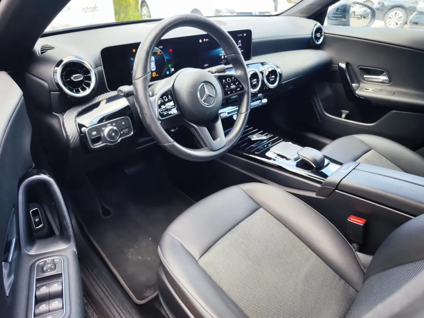 Cumpara/ Vinde online Mercedes-Benz CLA 180 2019 SH, la cel mai bun pret pentru tine!