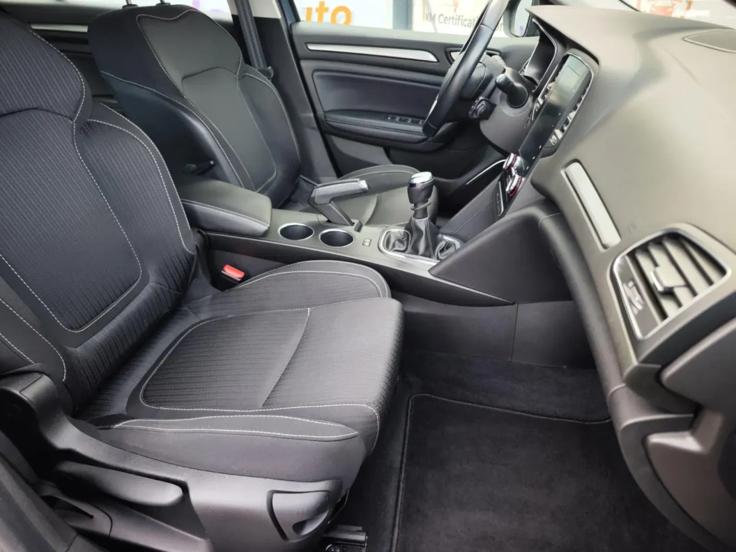 Cumpara/ Vinde online Renault  Megane 2019 SH, la cel mai bun pret pentru tine!