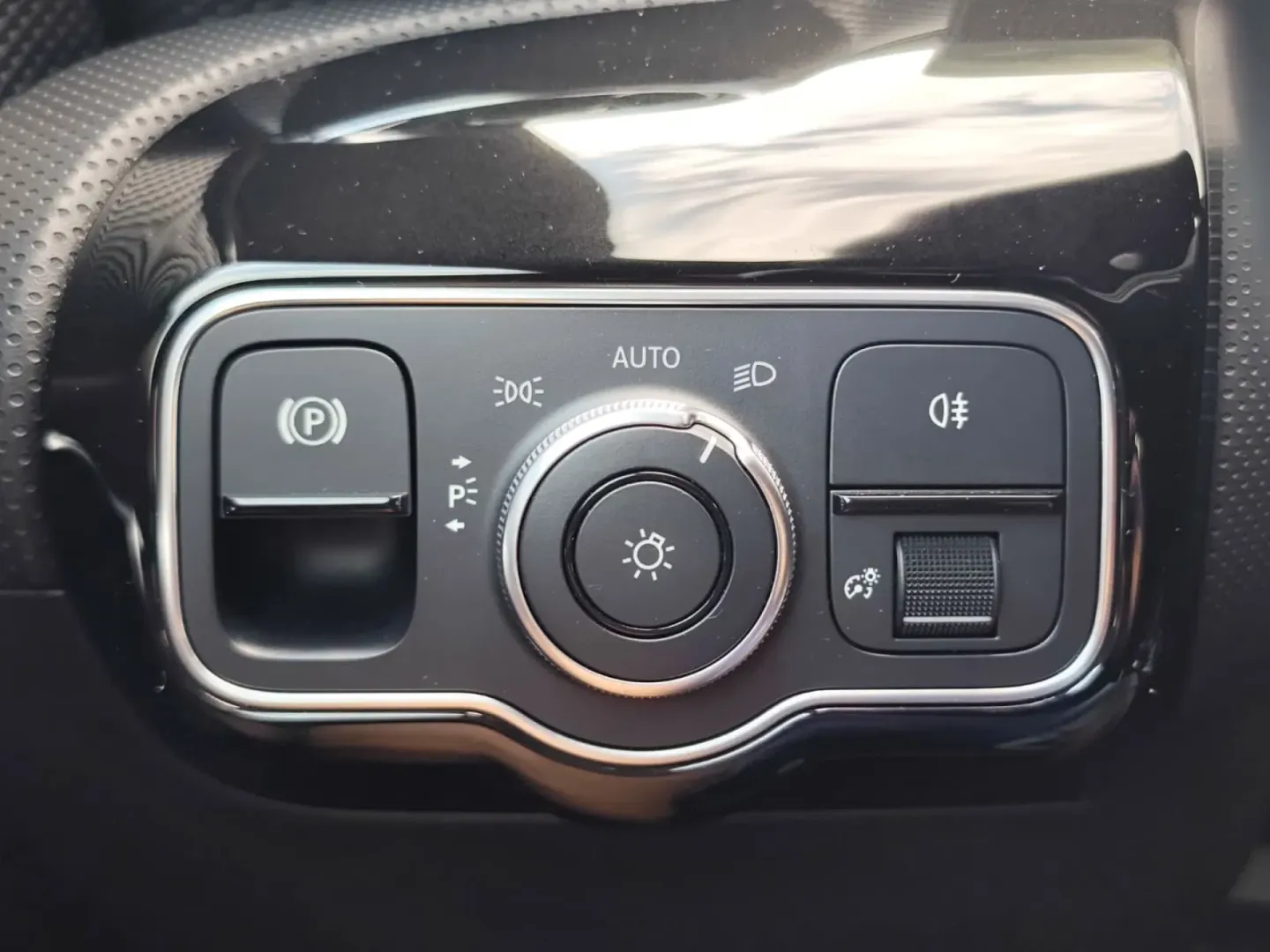 Cumpara/ Vinde online Mercedes-Benz CLA 180 2021 SH, la cel mai bun pret pentru tine!