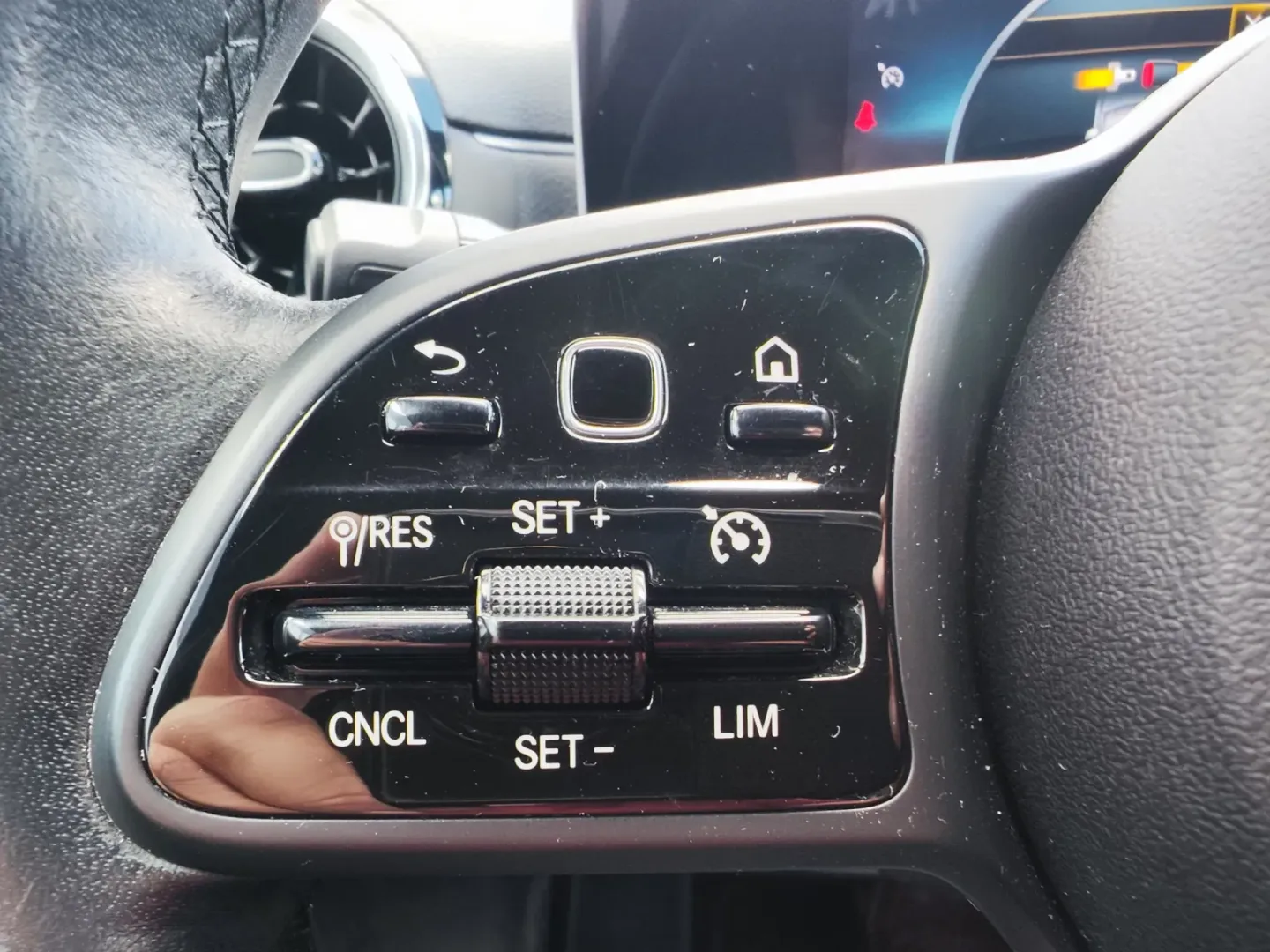 Cumpara/ Vinde online Mercedes-Benz CLA 180 2019 SH, la cel mai bun pret pentru tine!