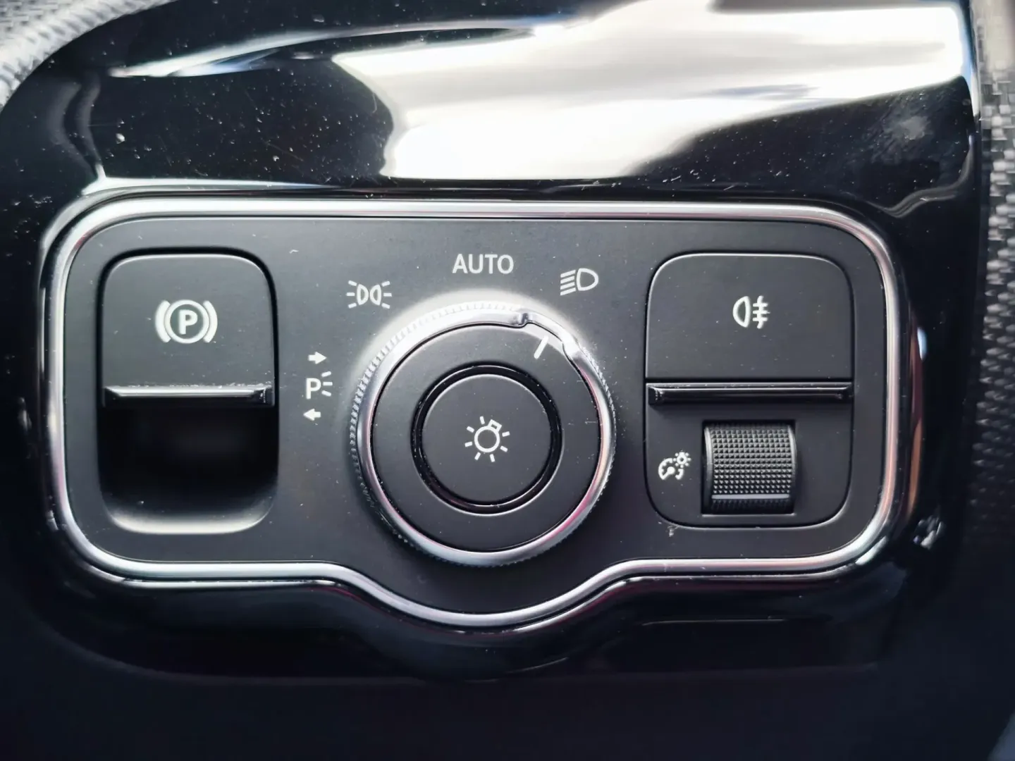 Cumpara/ Vinde online Mercedes-Benz CLA 180 2019 SH, la cel mai bun pret pentru tine!