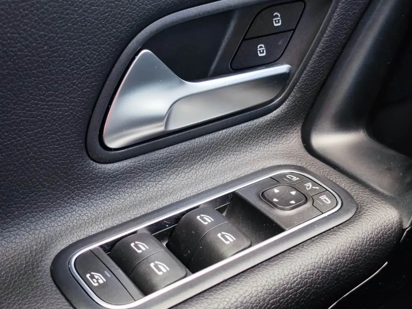 Cumpara/ Vinde online Mercedes-Benz CLA 180 2019 SH, la cel mai bun pret pentru tine!