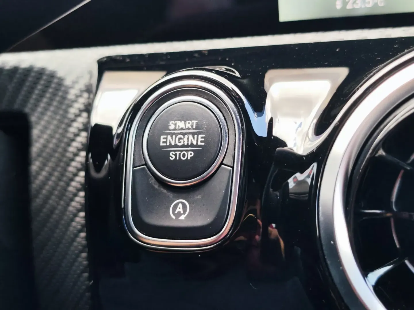 Cumpara/ Vinde online Mercedes-Benz CLA 180 2019 SH, la cel mai bun pret pentru tine!