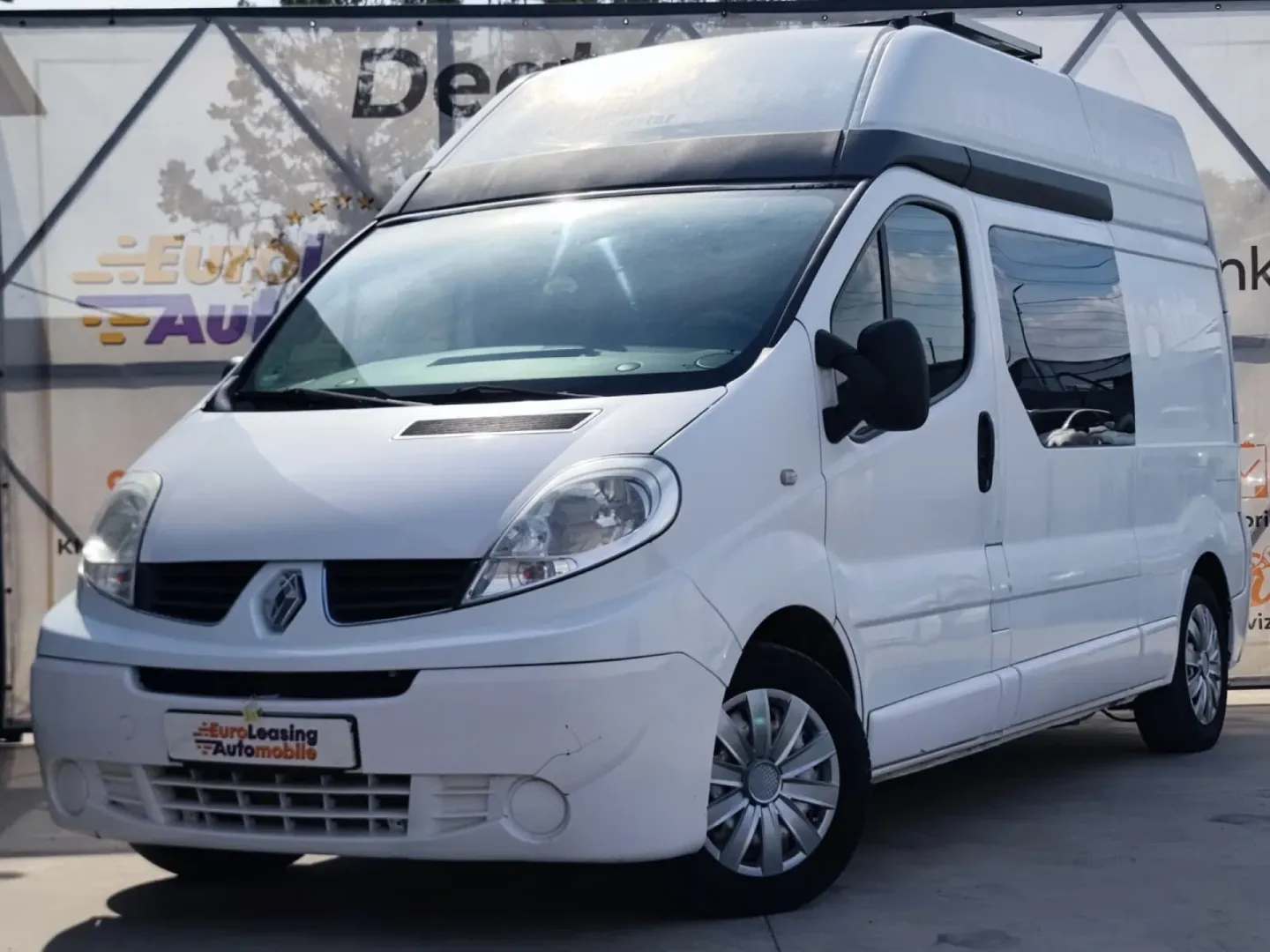 Cumpara/ Vinde online Renault  Trafic 2008 SH, la cel mai bun pret pentru tine!