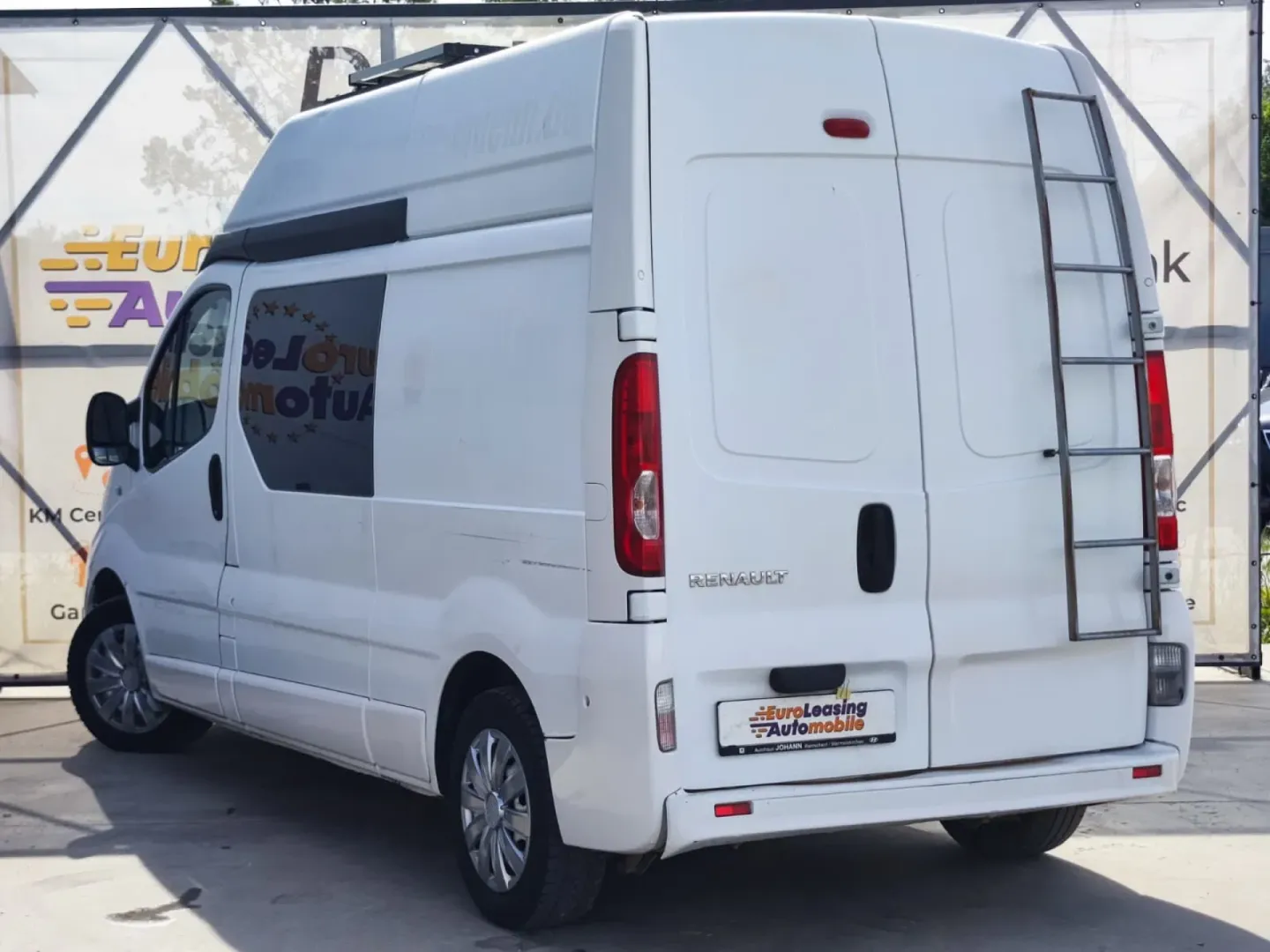 Cumpara/ Vinde online Renault  Trafic 2008 SH, la cel mai bun pret pentru tine!