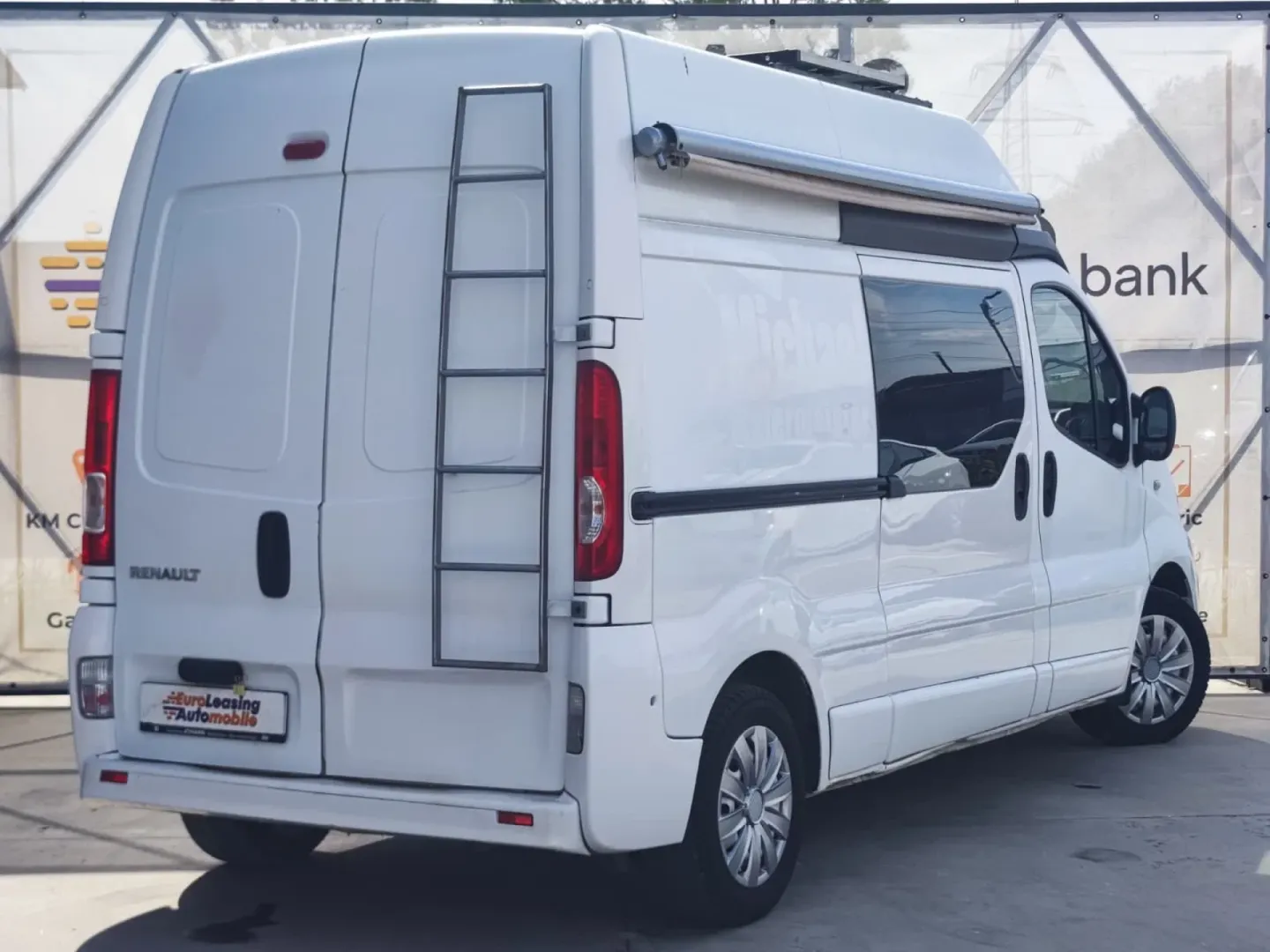 Cumpara/ Vinde online Renault  Trafic 2008 SH, la cel mai bun pret pentru tine!